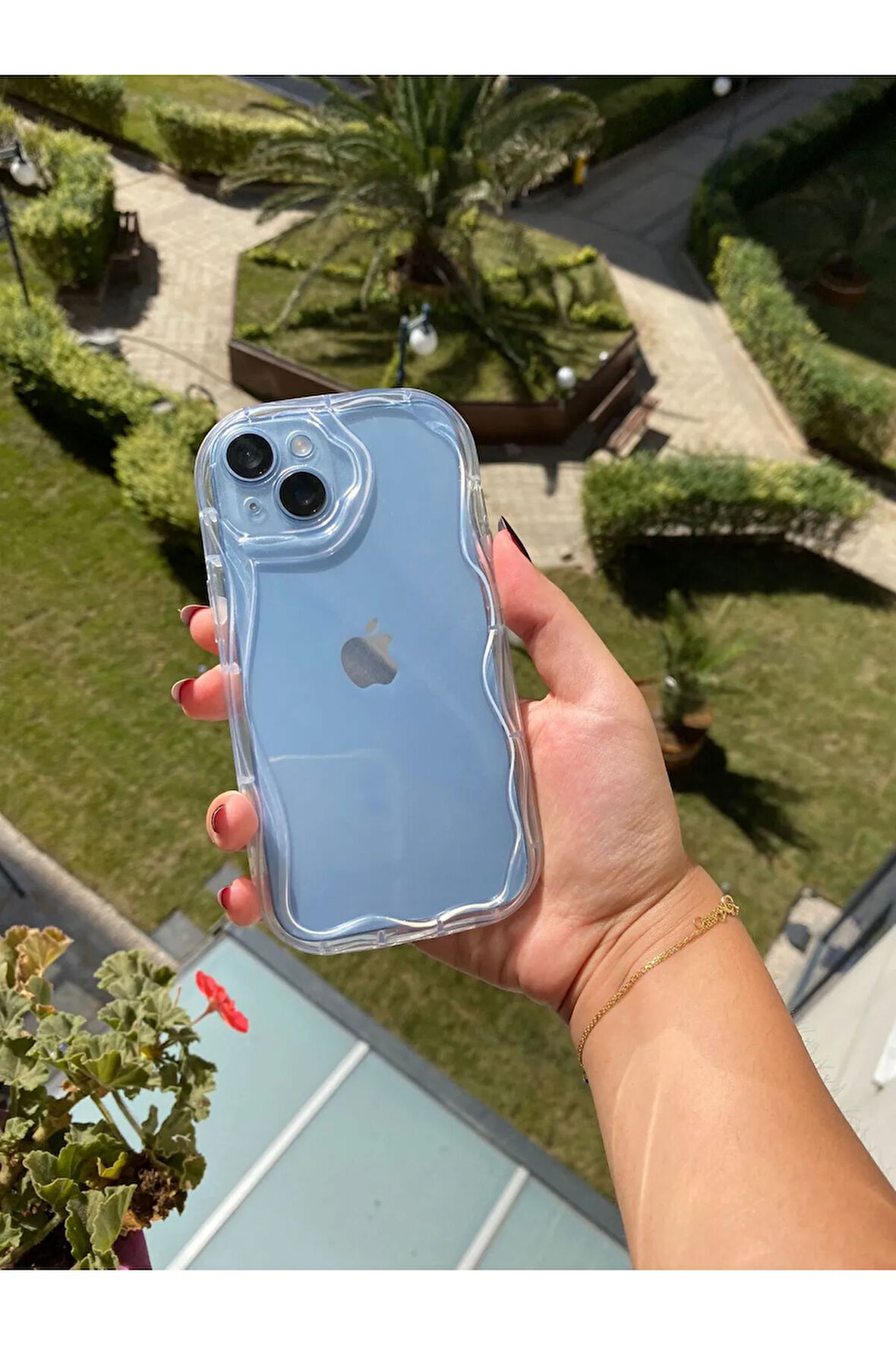 İPHONE 14 PRO UYUMLU ŞEFFAF KENARLARI DALGALI KABARIK KAMERA KORUMALI SİLİKON KILIF