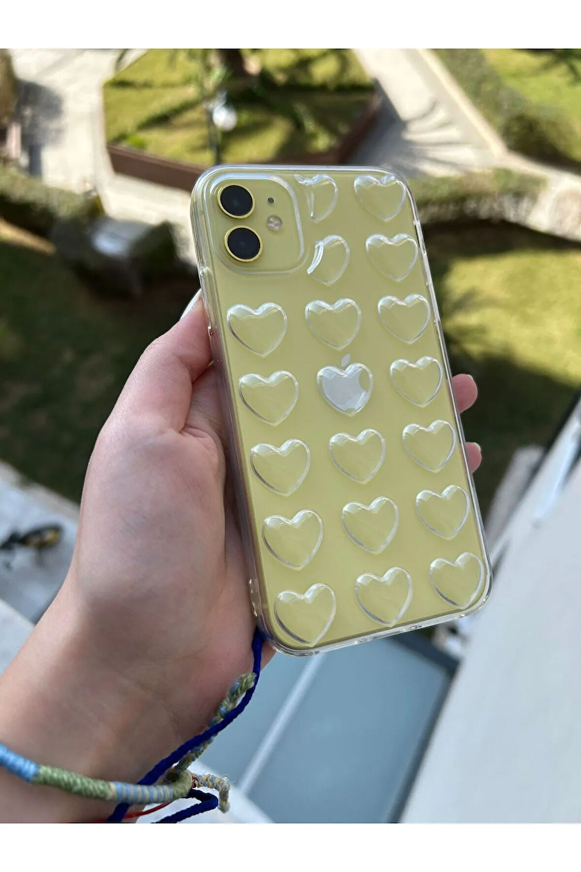 İPHONE 11 UYUMLU KABARTMALI KALPLİ ŞEFFAF KILIF