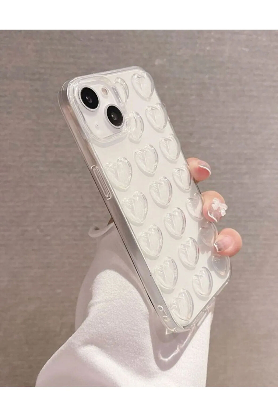İPHONE 14 UYUMLU KABARTMALI KALPLİ KILIF