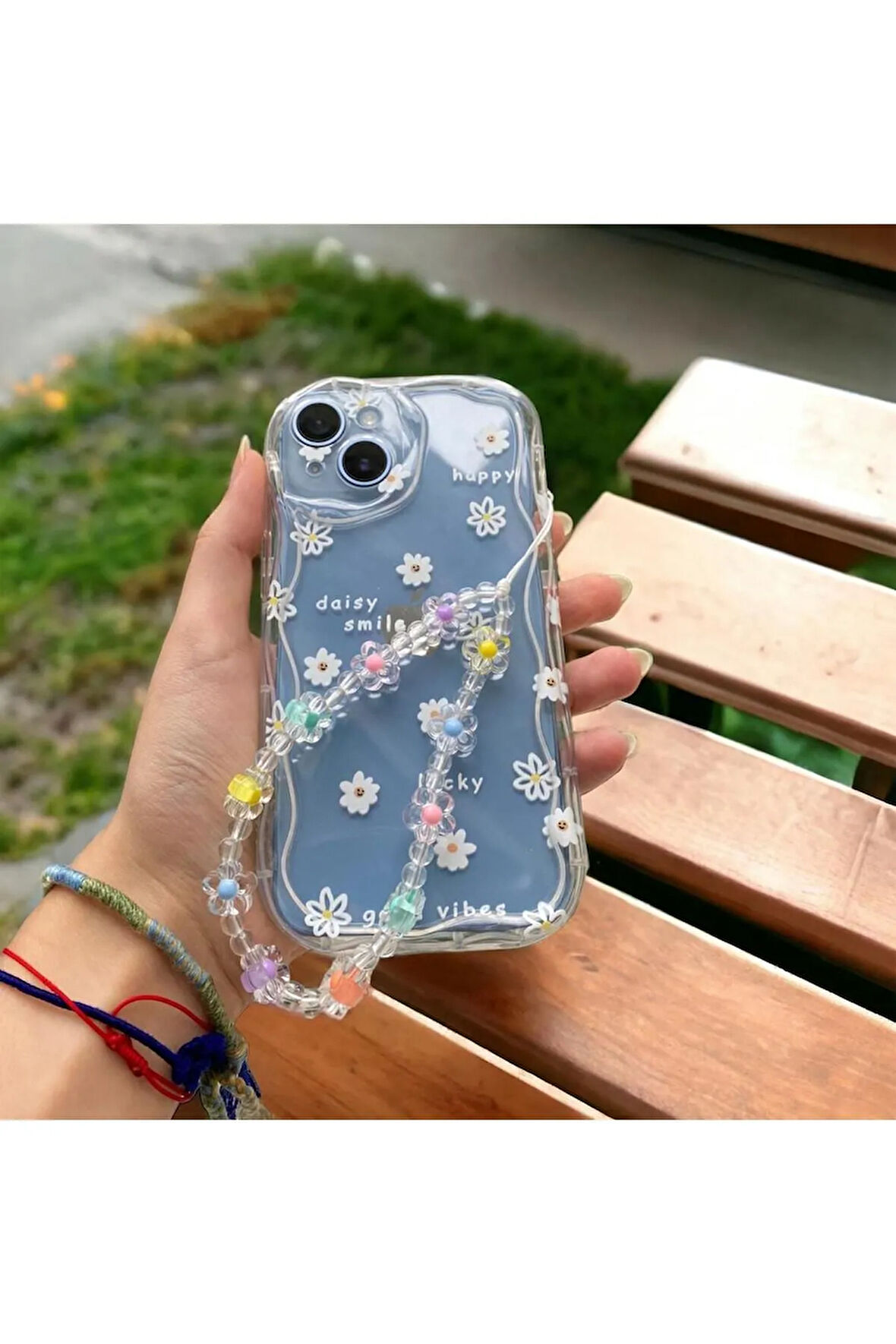 İPHONE 15 UYUMLU ÇİÇEK DESENLİ AKSESUARLI ŞEFFAF SİLİKON KILIF