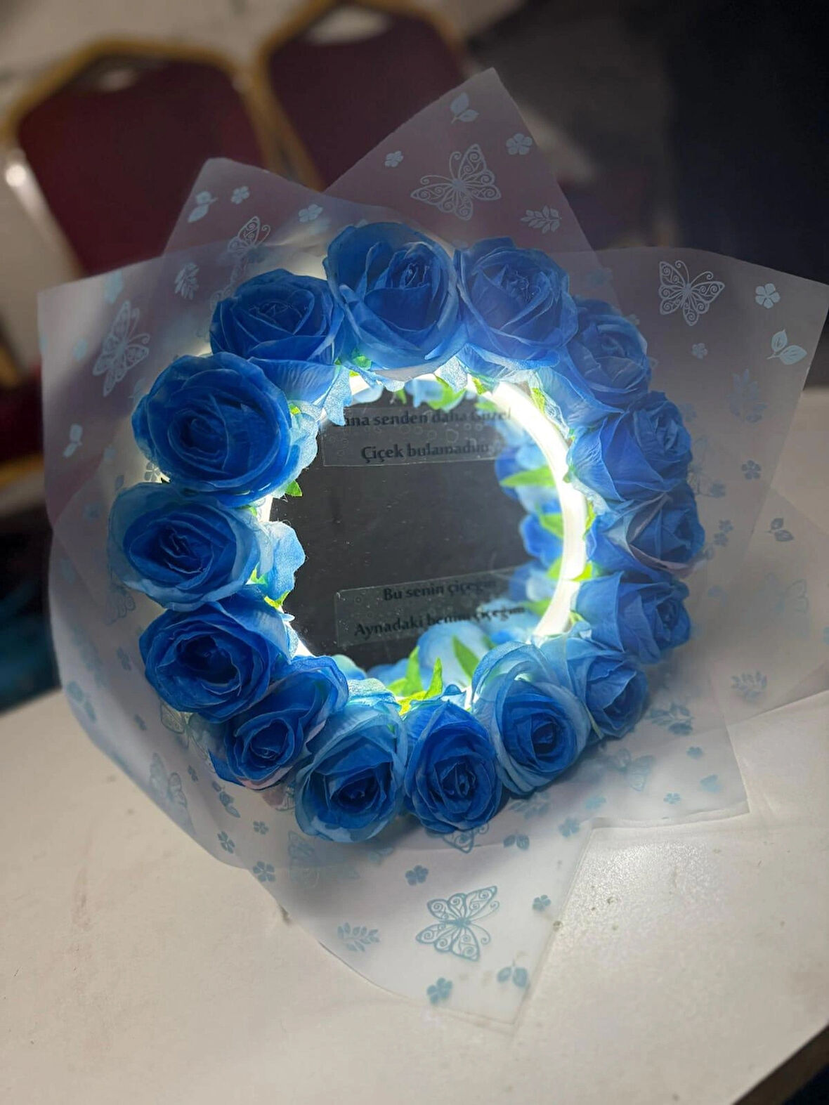 KAYZEN Aynalı buket bu senin çiçeğin aynadaki benim çiçeğim yazılı mavi gül büket