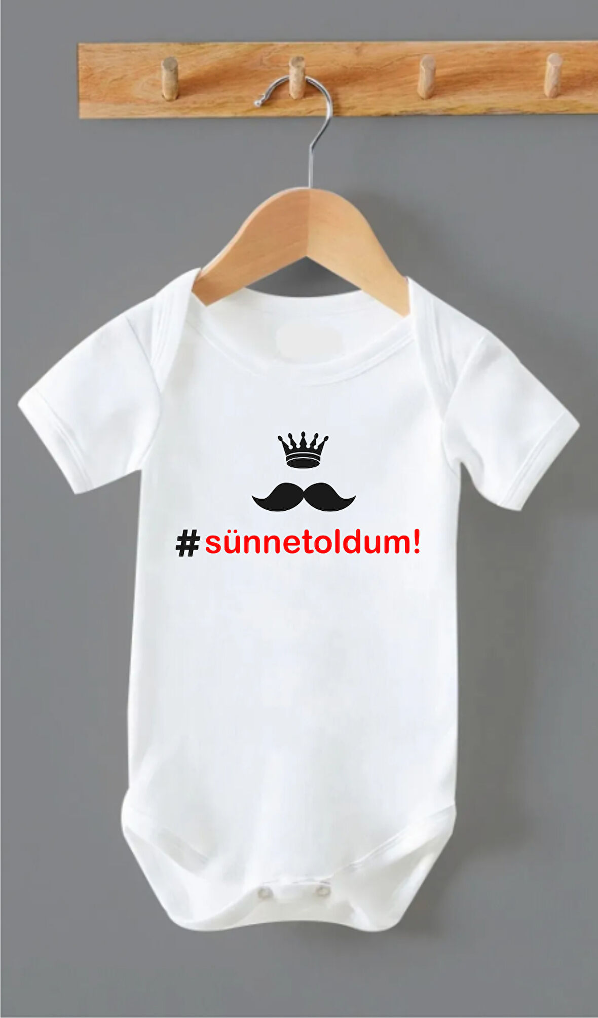 Organik %100 Pamuk Hashtag Sünnet Oldum Yazılı Kısa Kollu Bebek Body Beyaz Çıtçıtlı Badi ZBN188