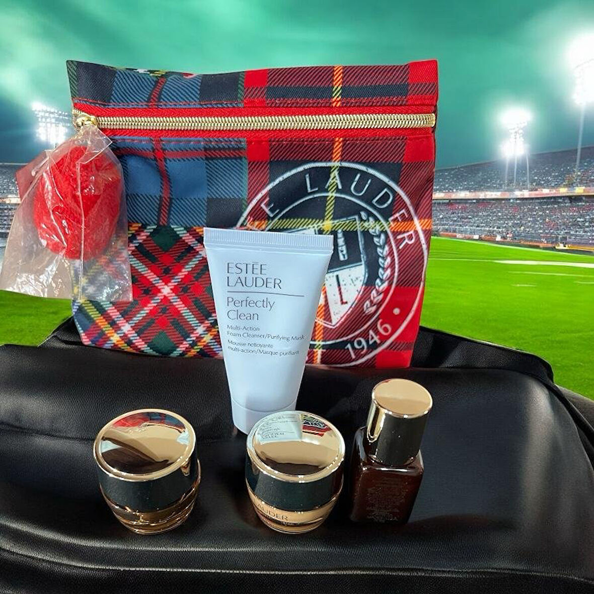 ESTEE LAUDER-Çok-Şık-Makyaj-Çantası