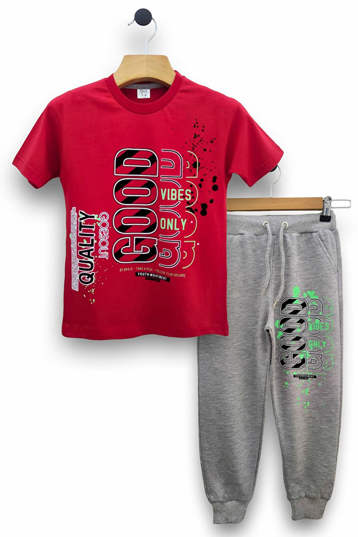 Erkek Çocuk Tişört & Eşofman Altı Takımı - Konforlu ve Şık Tasarım