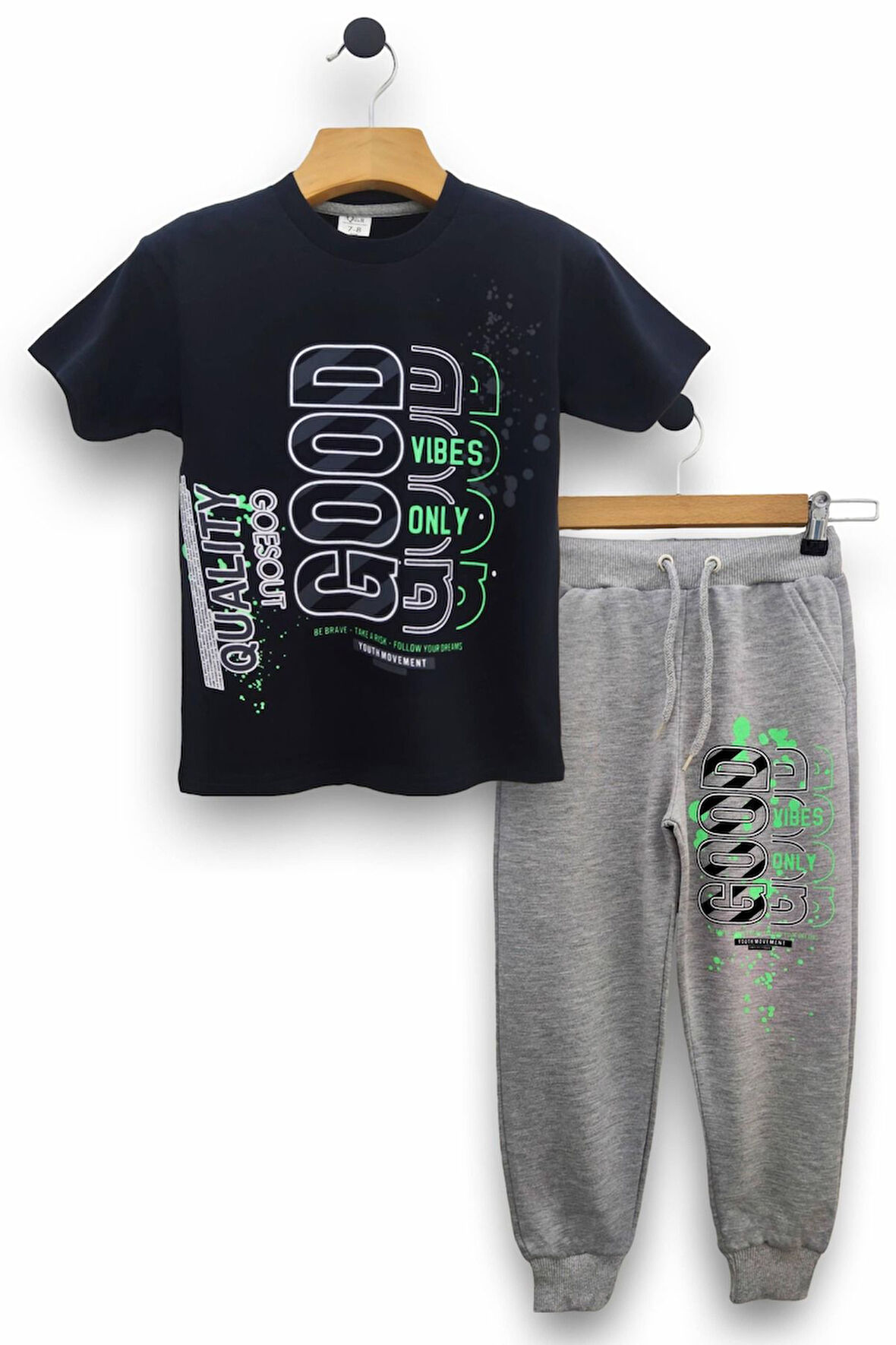 Erkek Çocuk Tişört & Eşofman Altı Takımı - Konforlu ve Şık Tasarım