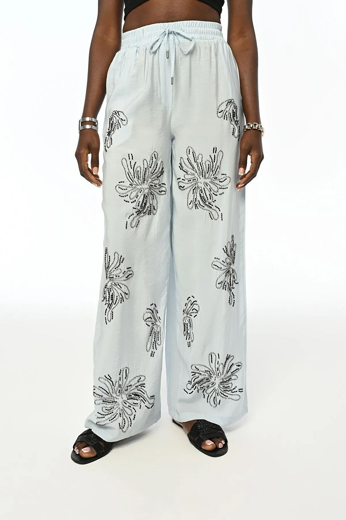 KADIN BELİ LASTİKLİ RAHAT KALIP BOL PAÇA TAŞ İŞLEMELİ PANTOLON