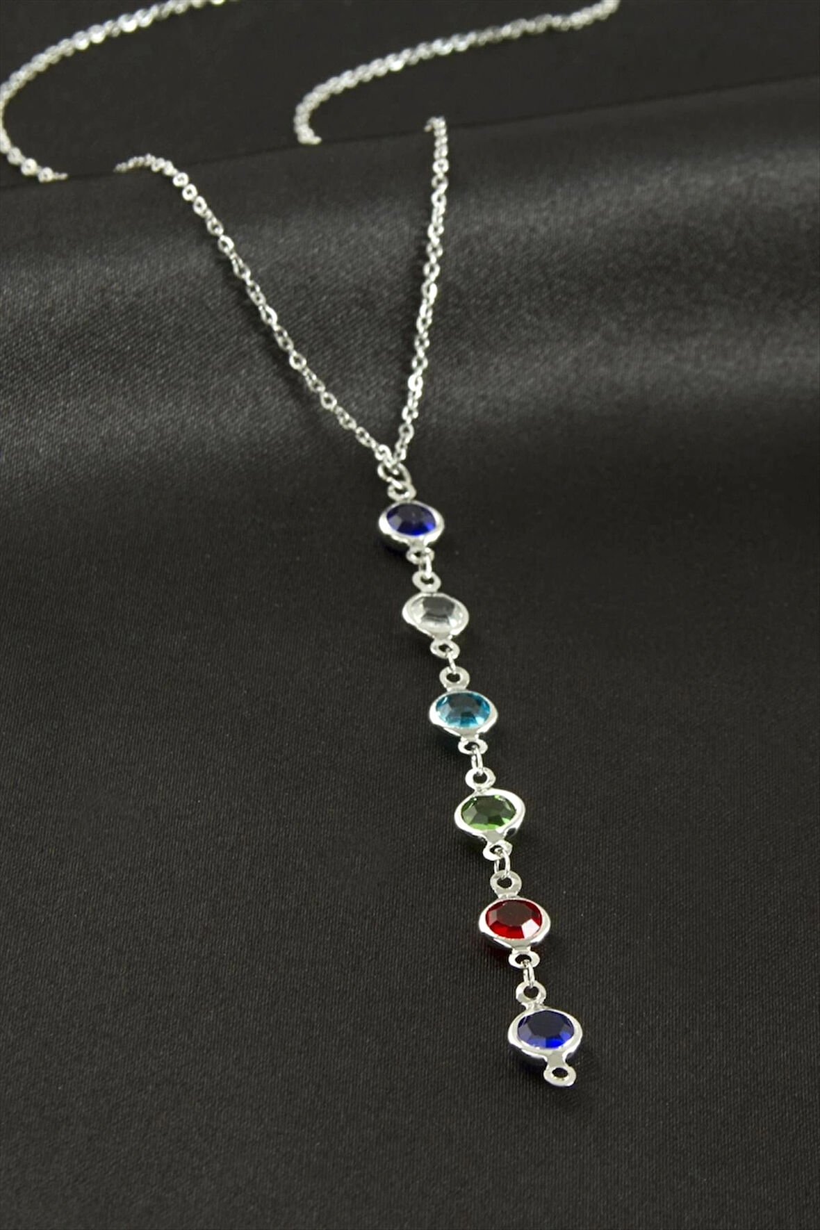 Kristal Taşlı Çelik Kolye