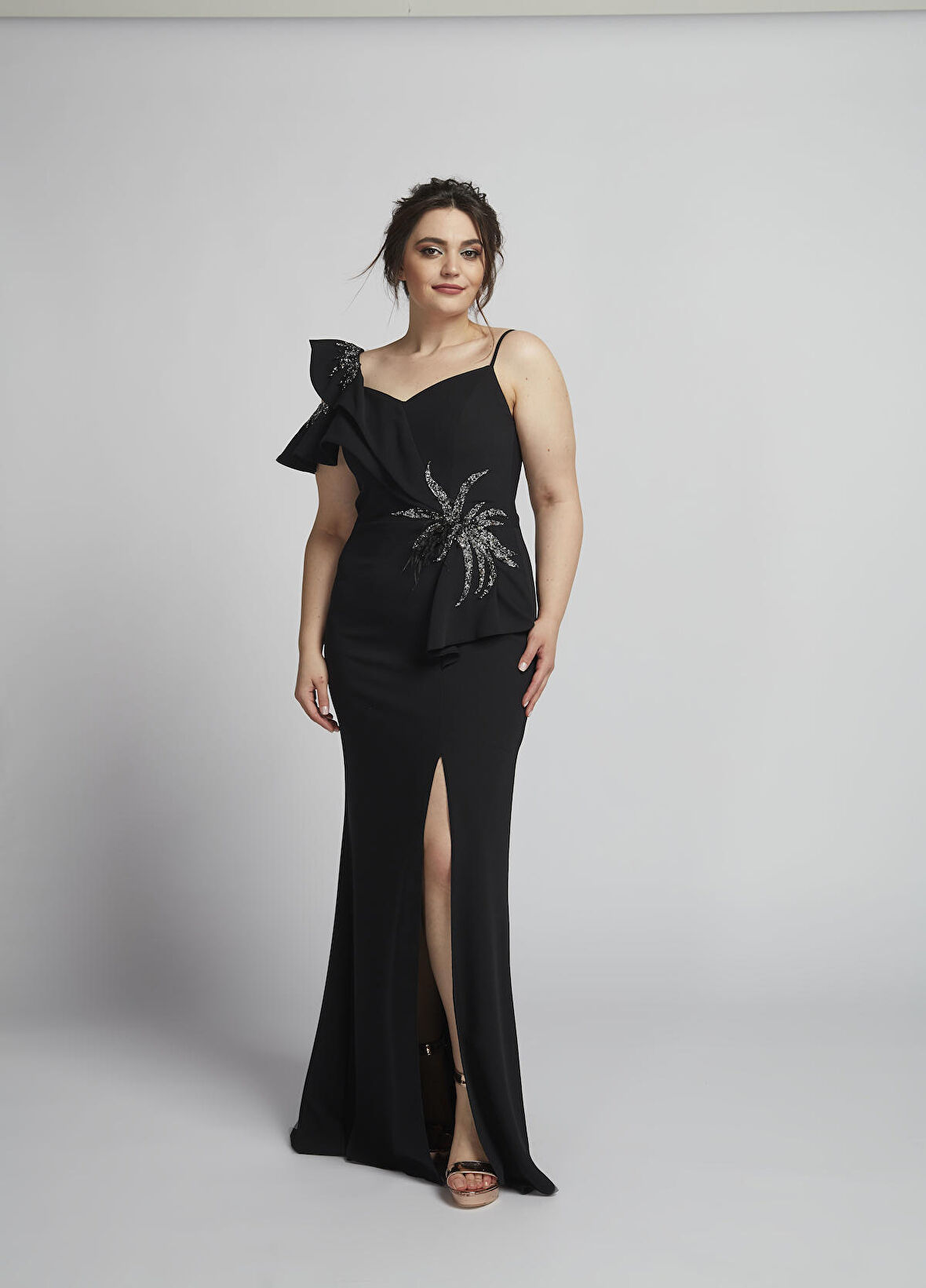 21927 Siyah Omuzu İki Katlı Beli Taş İşlemeli Kadın Büyük Beden Abiye Elbise