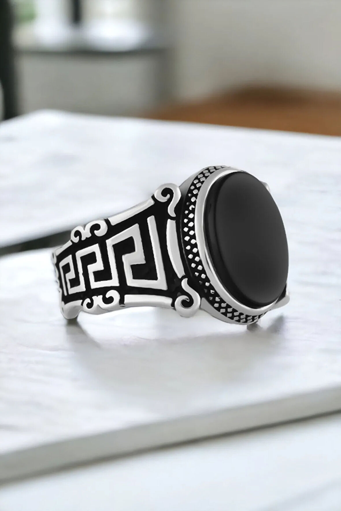Erkek Gümüş Yüzük - Oniks Taşlı Desenli Oval Erkek Gümüş Yüzük