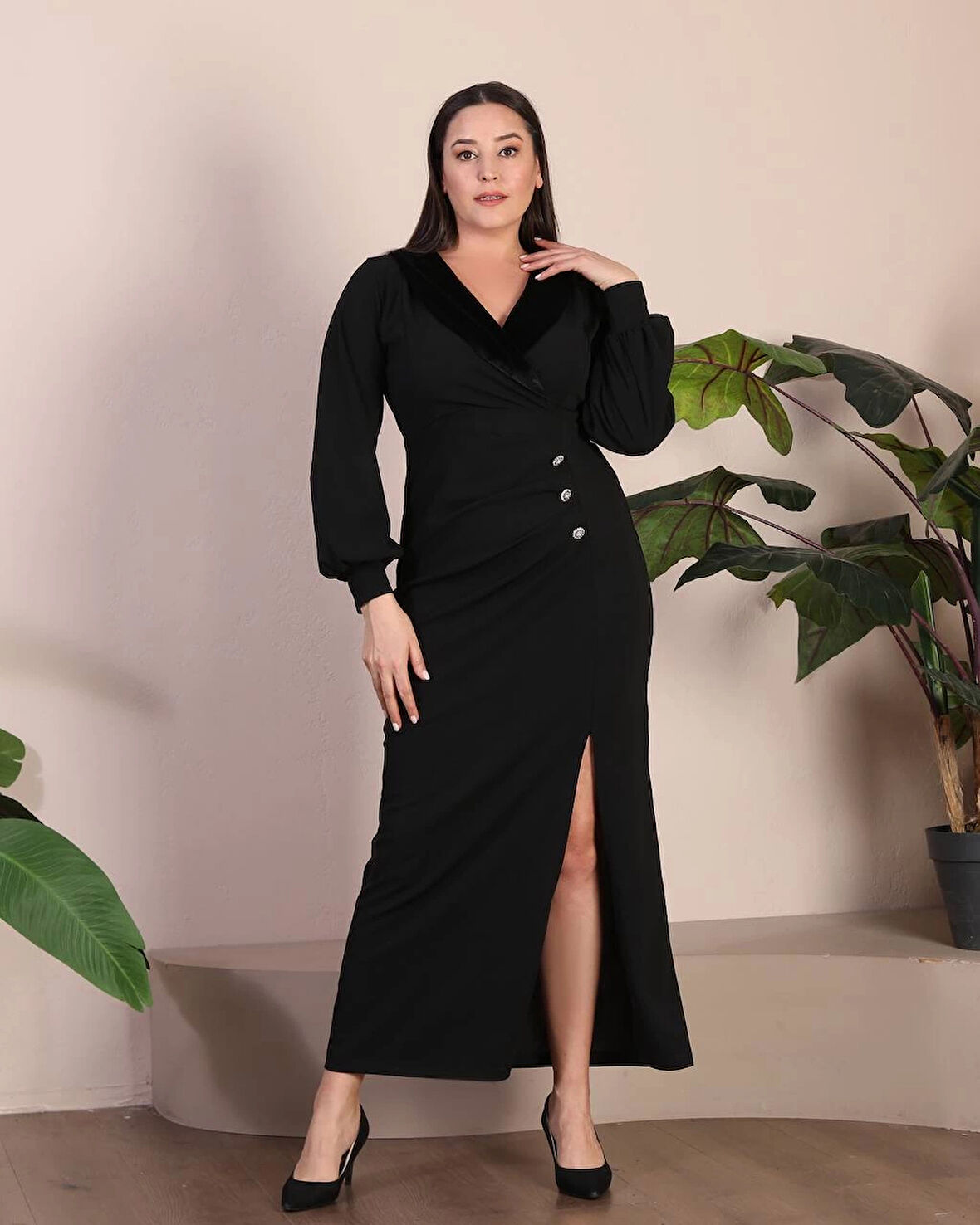 Büyük Beden Kruvaze Yaka Yırtmaçlı Uzun Kol Düğmeli Tam Boy Abiye Elbise