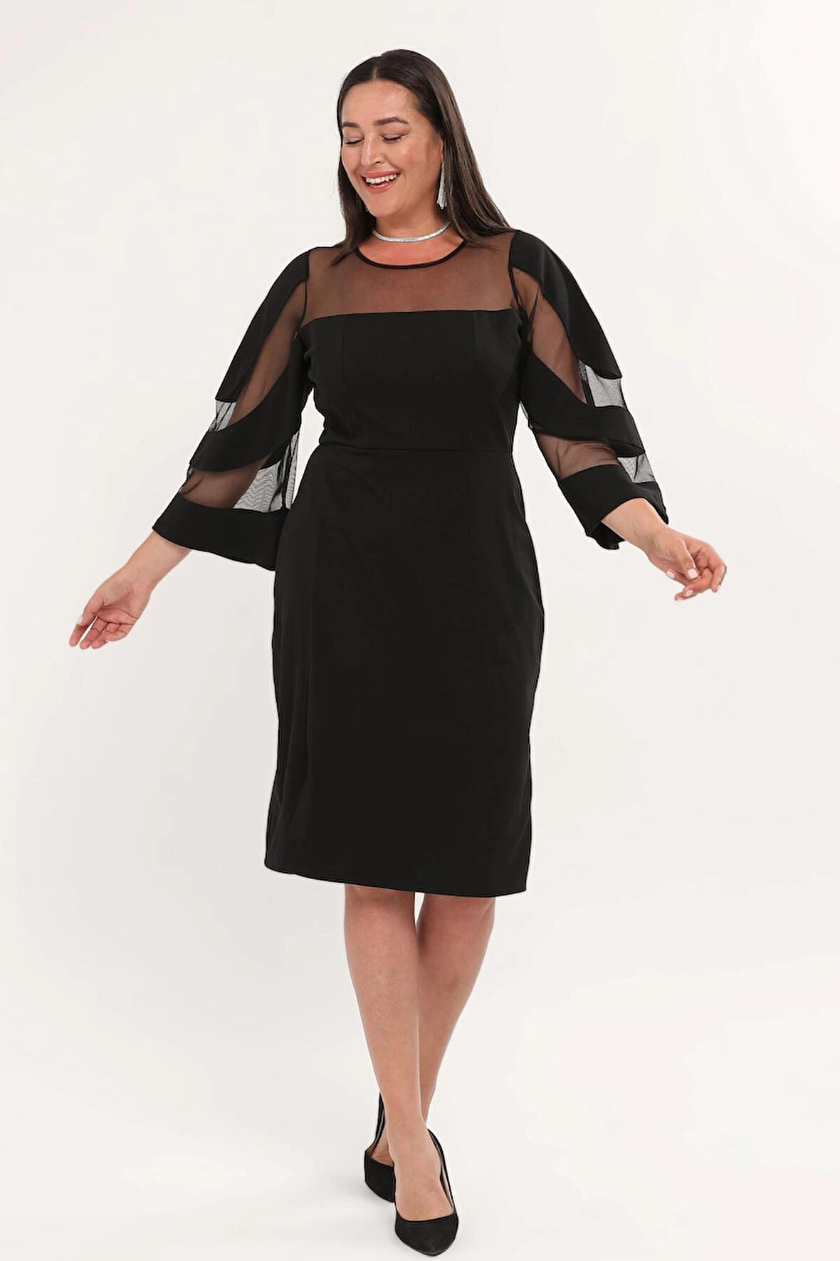 Büyük Beden Üst Ve Kol Tül Detaylı Yırtmaçlı Midi Boy Abiye Elbise