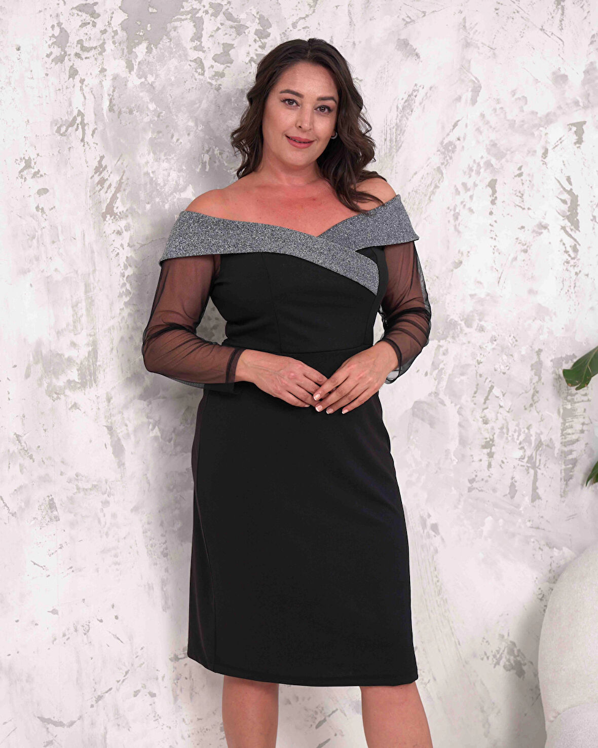 Büyük Beden Yaka Sim Detaylı Kol Tüllü Midi Boy Abiye Elbise