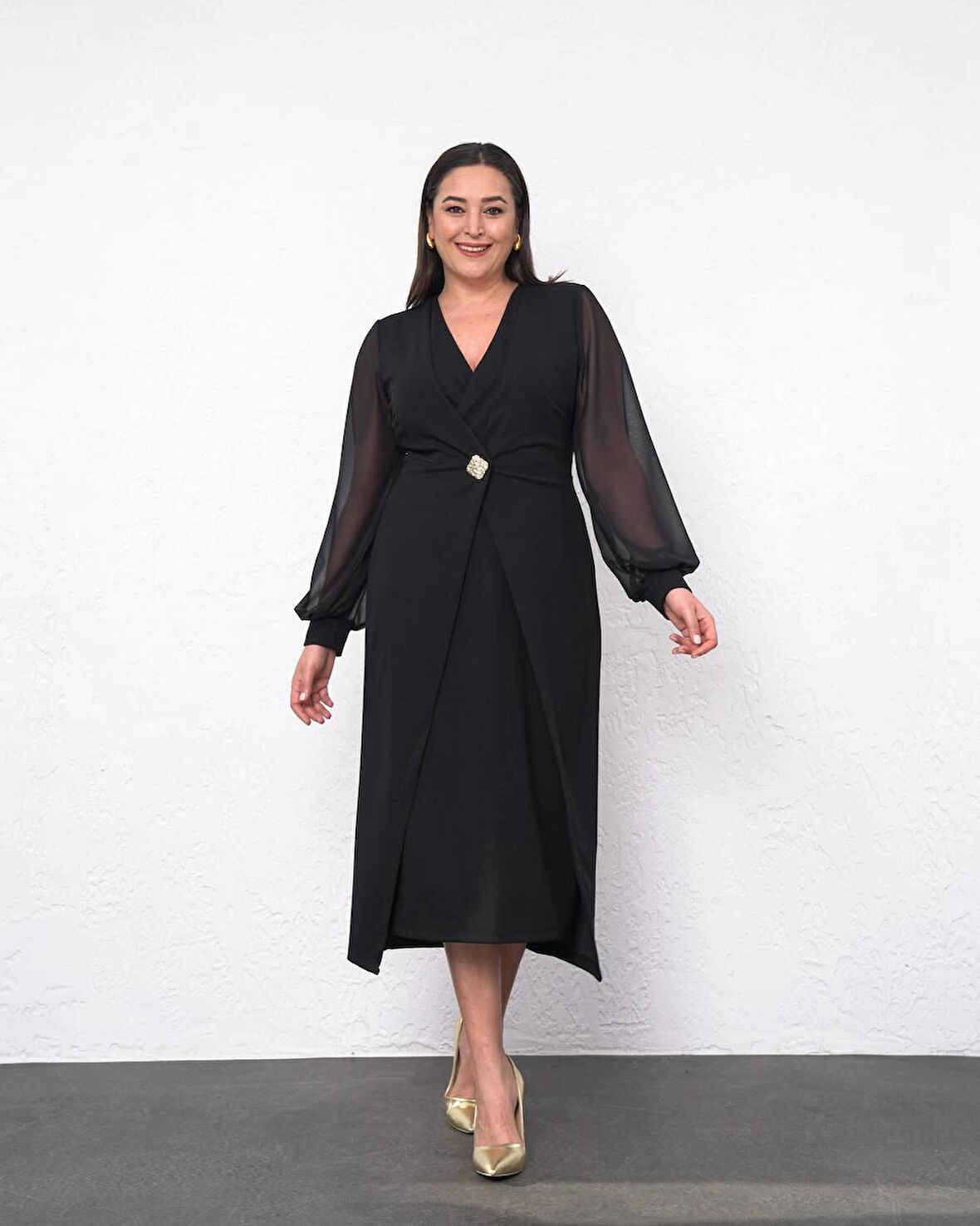 Büyük Beden Kol Tüllü Yaka Ve Taş Detaylı Uzun Kol Abiye Elbise