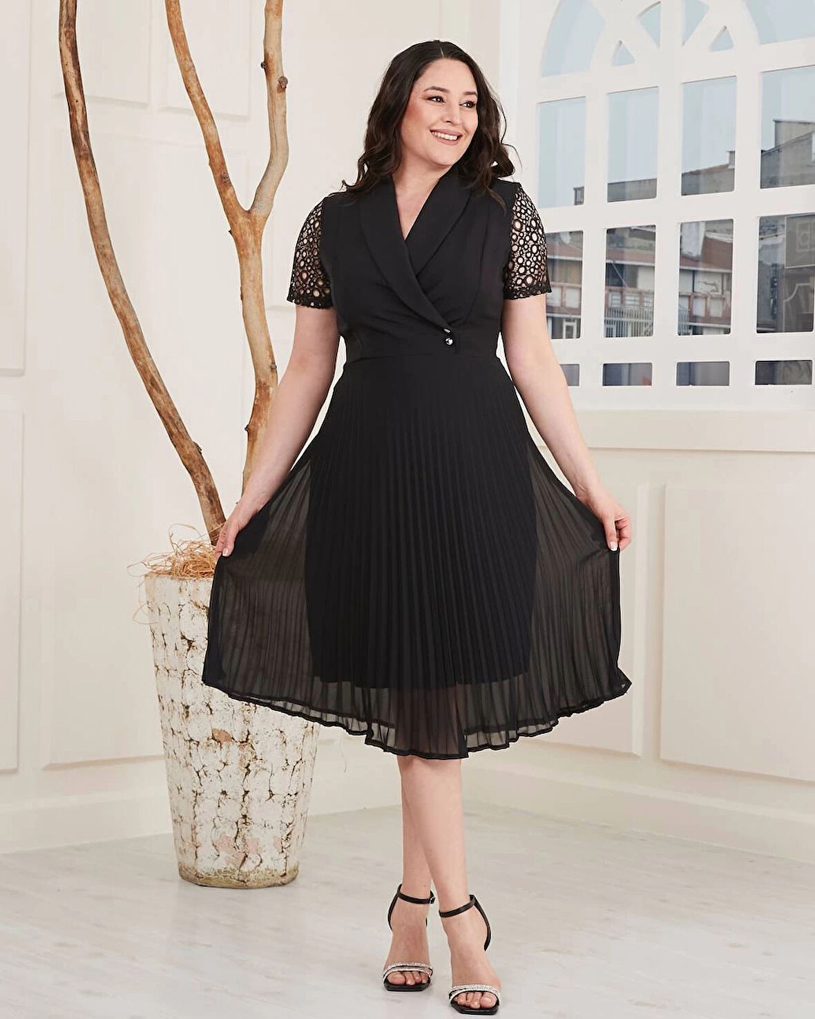 Büyük Beden Kol Ve Etek Detaylı Kruvaze Yaka Midi Boy Abiye Elbise