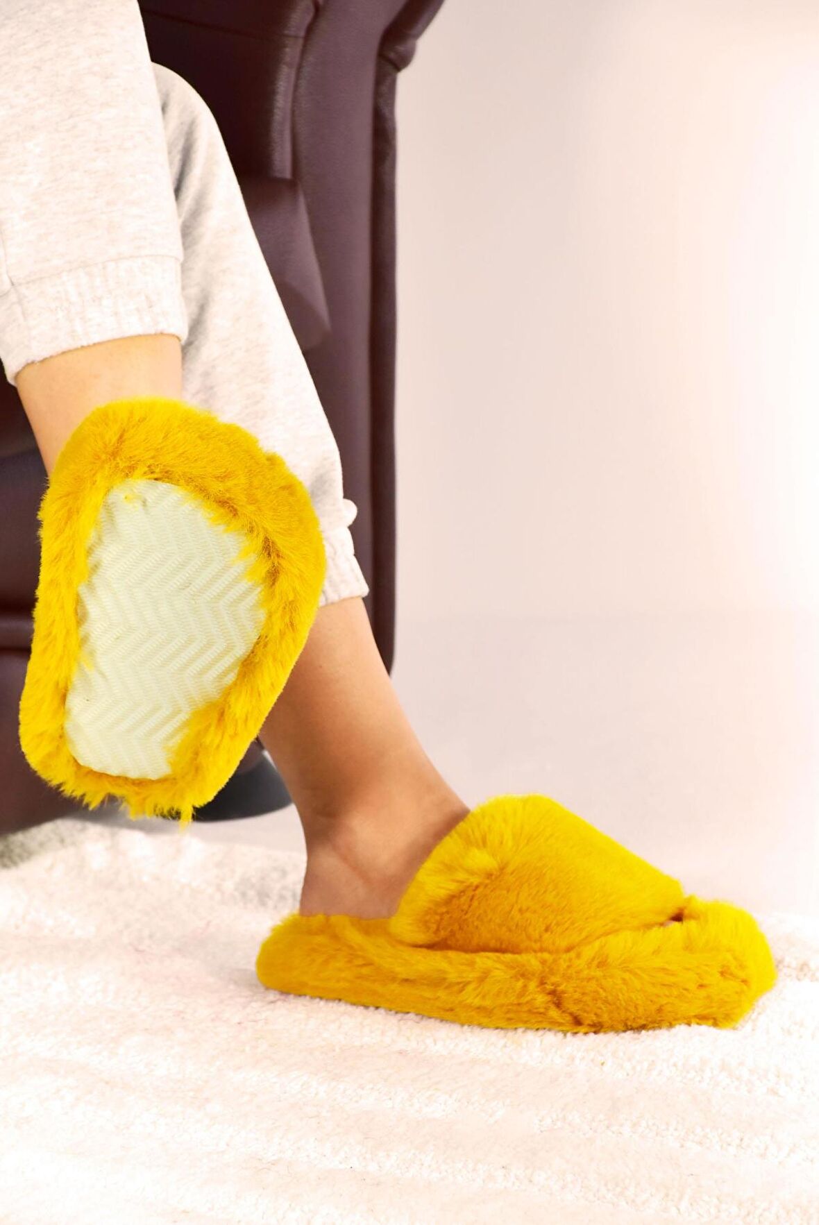 Kadın Sessiz Taban Kışlık Peluş Exclusive Ev Terliği