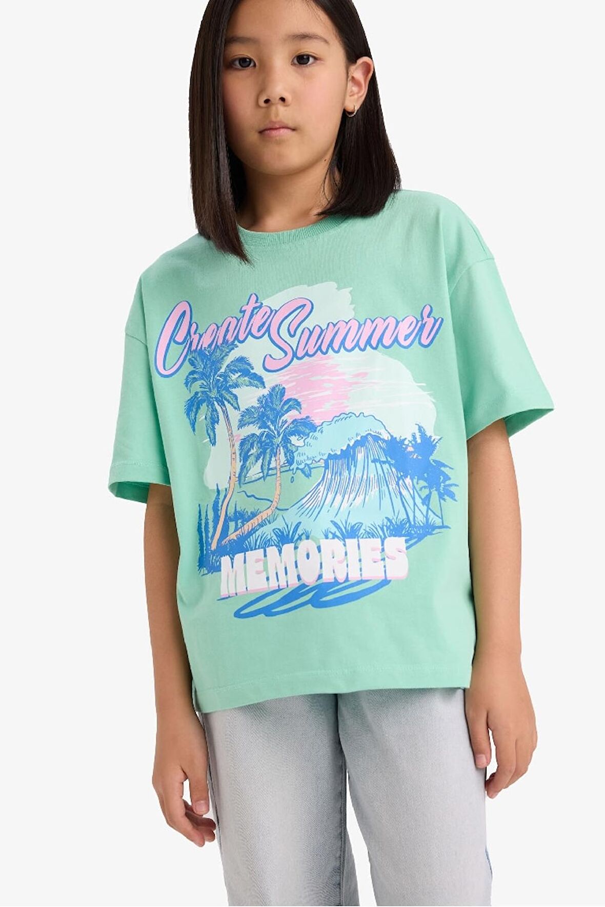 DeFacto Kız Çocuk Oversize Geniş Kalıp Bisiklet Yaka Baskılı Kısa Kollu Tişört E0356A825SMGN1203