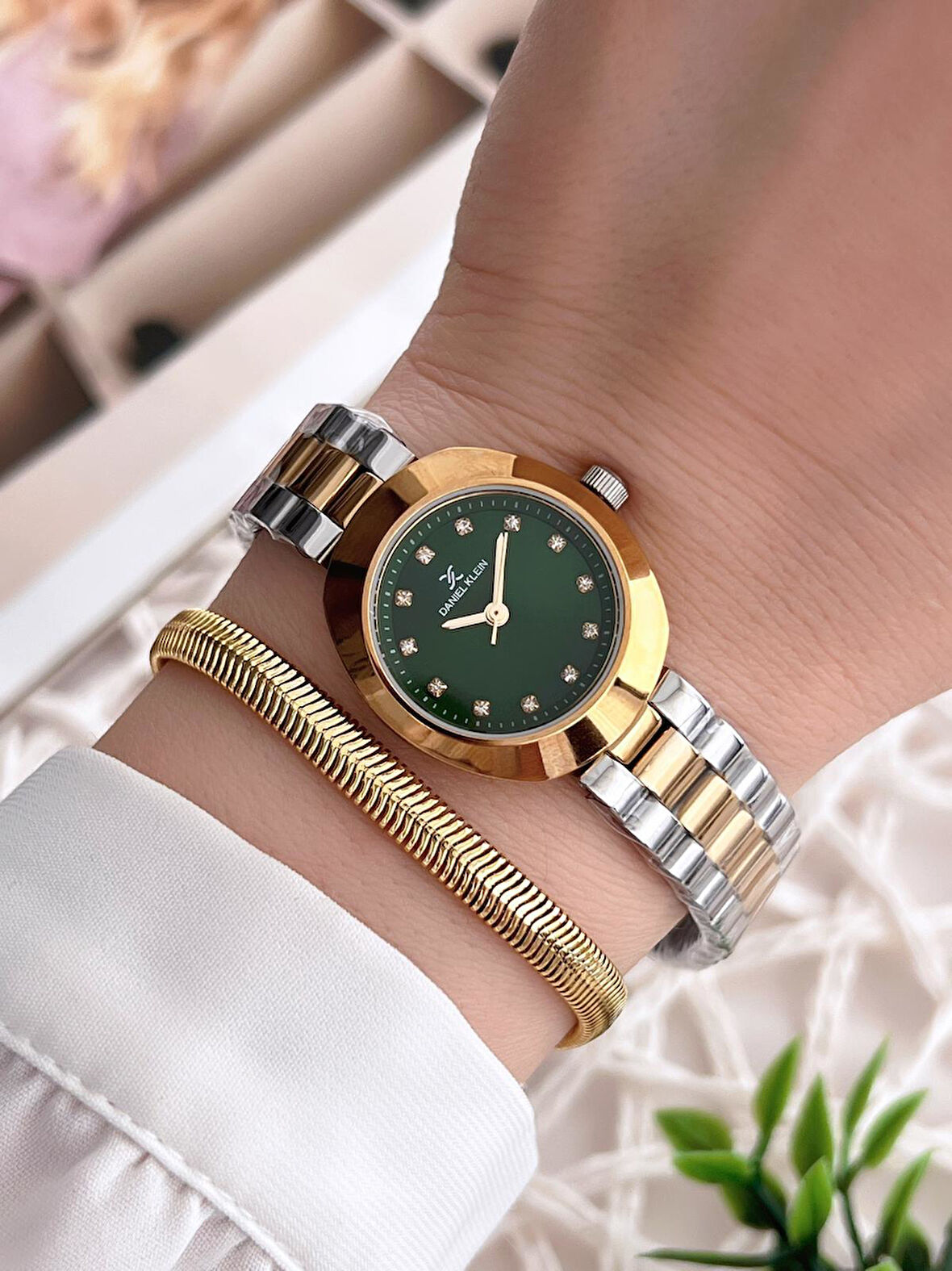 Daniel Klein Çelik Kordon 3 Atm Suya Dayanıklı Özel Tasarım Kadın Kol Saat+Bileklik VS.BLKT.0216