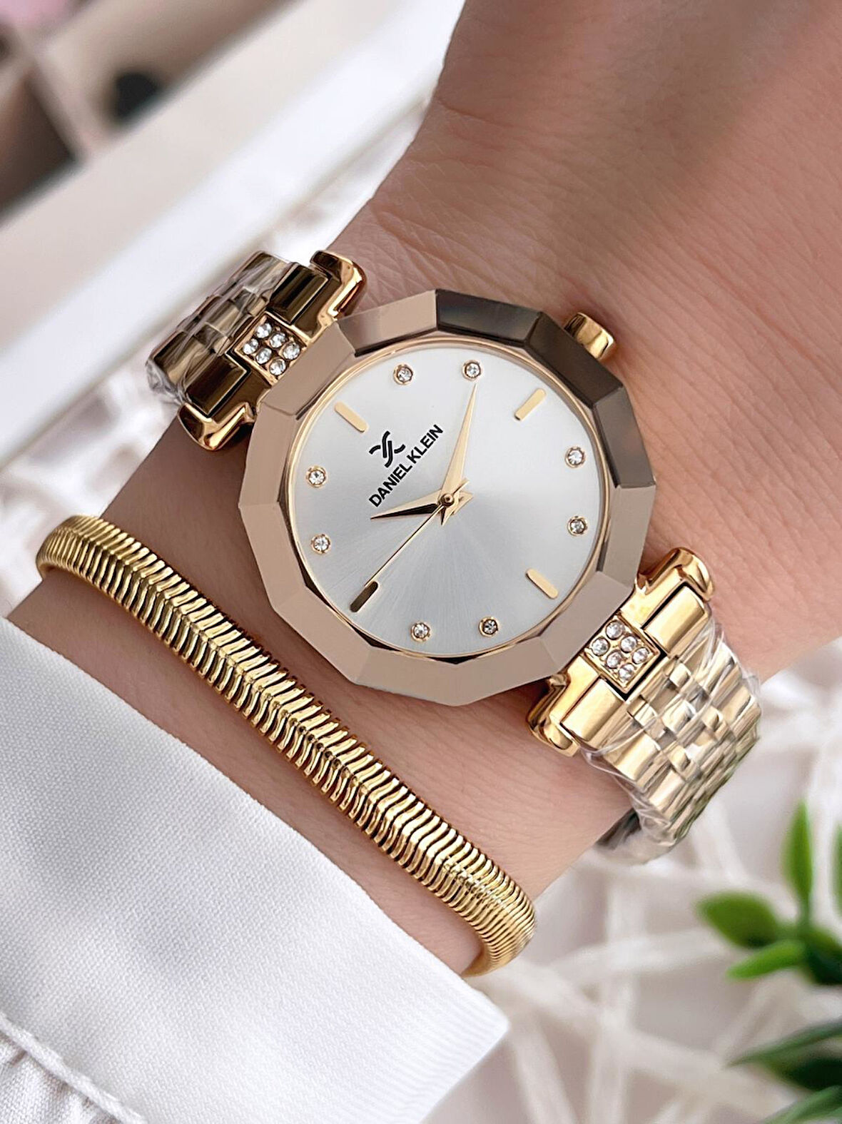 Daniel Klein Çelik Kordon 3 Atm Suya Dayanıklı Özel Tasarım Kadın Kol Saat+Bileklik VS.BLKT.0229