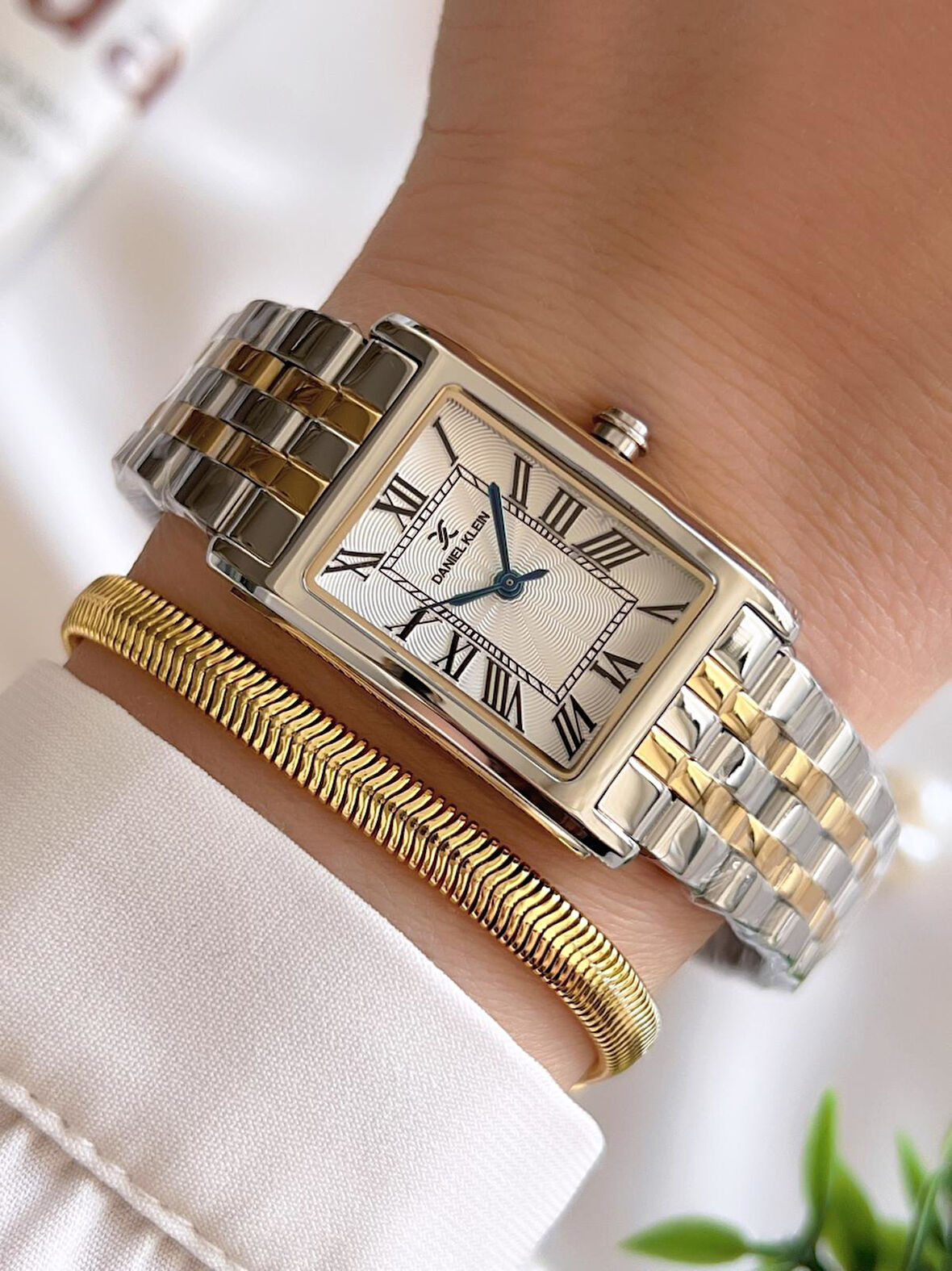 Daniel Klein Çelik Kordon 3 Atm Suya Dayanıklı Özel Tasarım Kadın Kol Saat+Bileklik VS.BLKT.0234