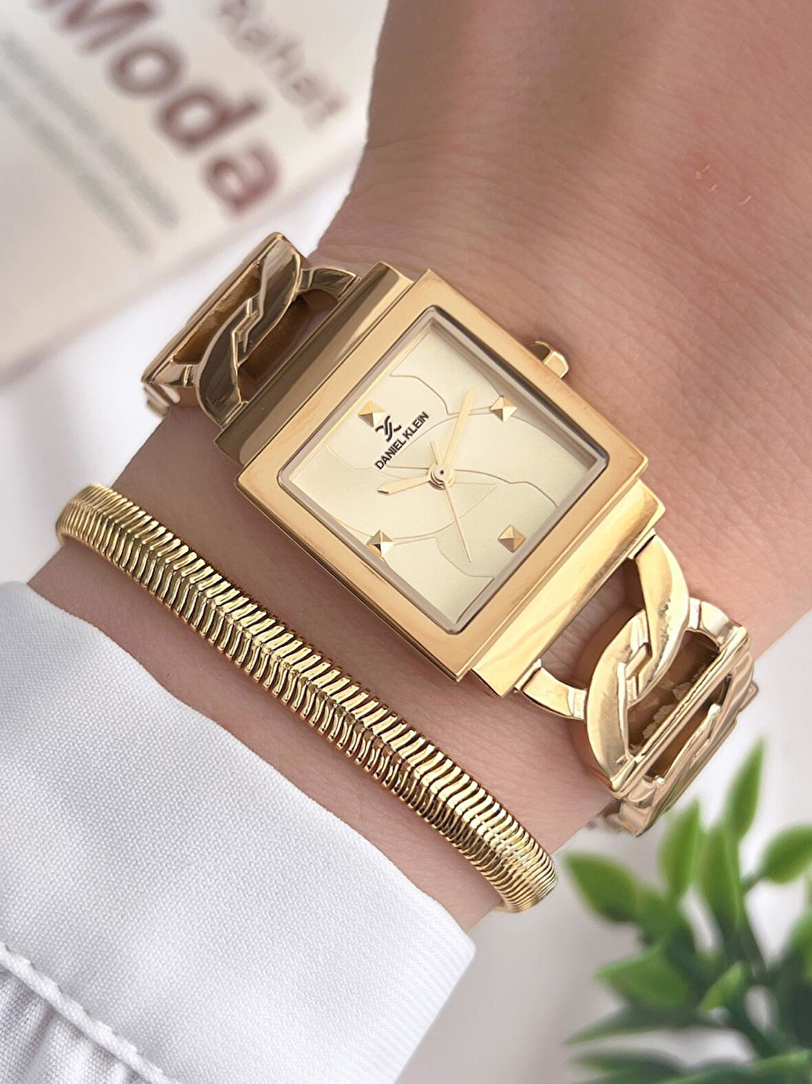 Daniel Klein Çelik Kordon 3 Atm Suya Dayanıklı Özel Tasarım Kadın Kol Saat+Bileklik VS.BLKT.0430