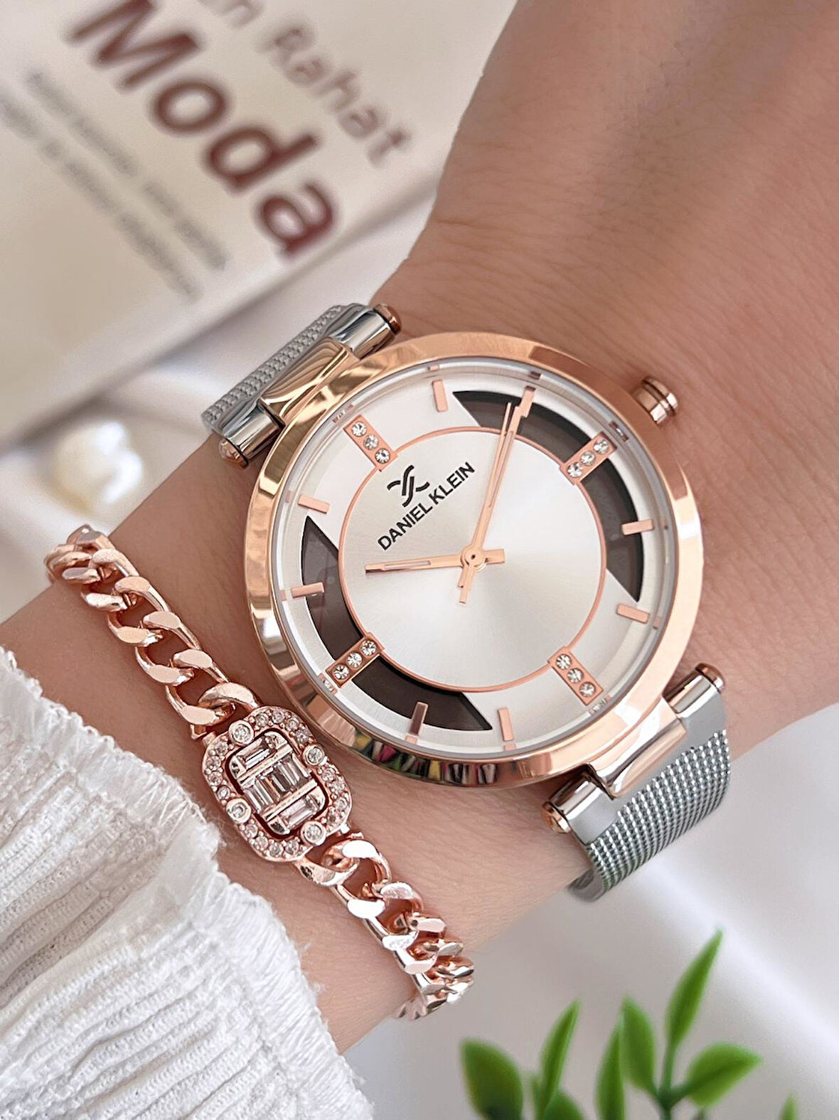 Daniel Klein Çelik Kordon 3 Atm Suya Dayanıklı Özel Tasarım Kadın Kol Saat+Bileklik VS.BLKT.0444