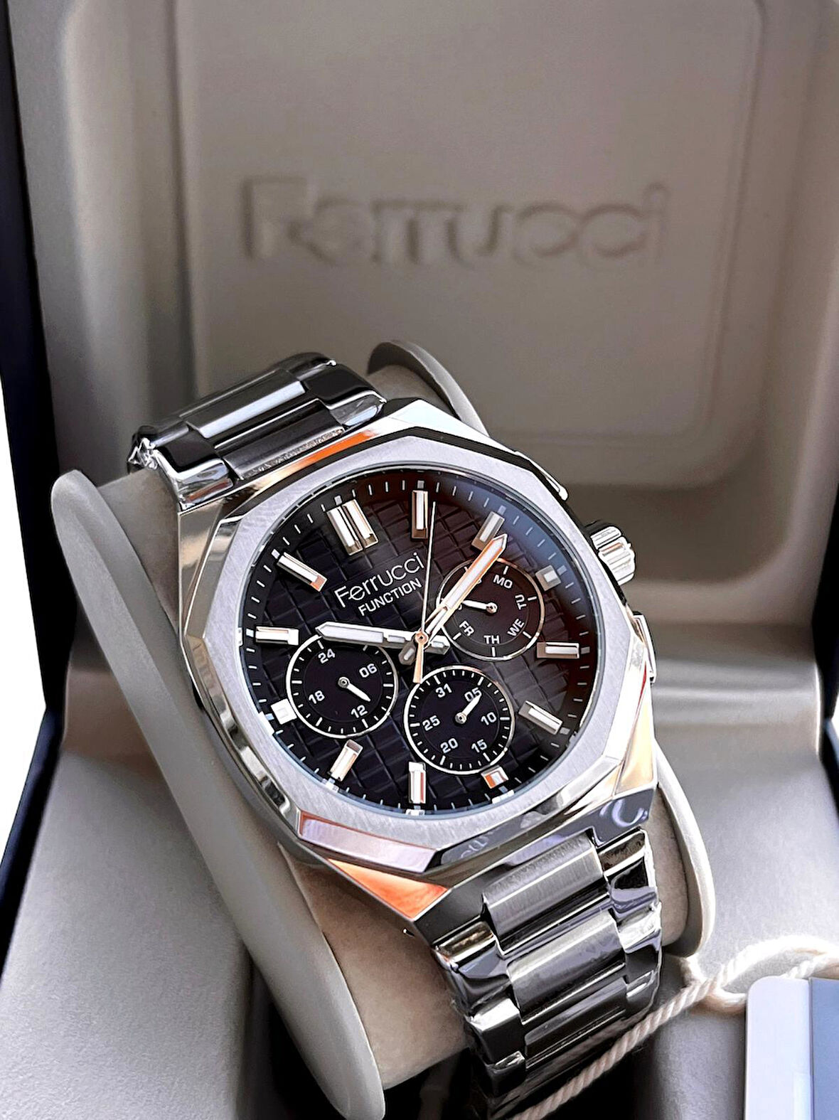 Ferrucci İç Fonksiyonları Aktif Takvim Ve Gün 30mt Suya Dayanıklı Çelik Kordon Erkek Kol Saati VS.BLKT.0462