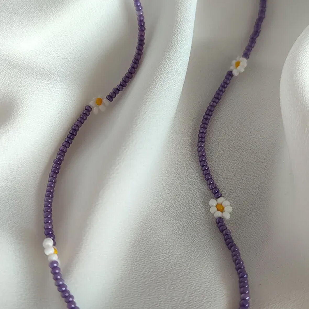 Uretti - Buket 8636 El İşi Kum Boncuk İşlemeli Papatya Desenli Kolye 40cm - Mor