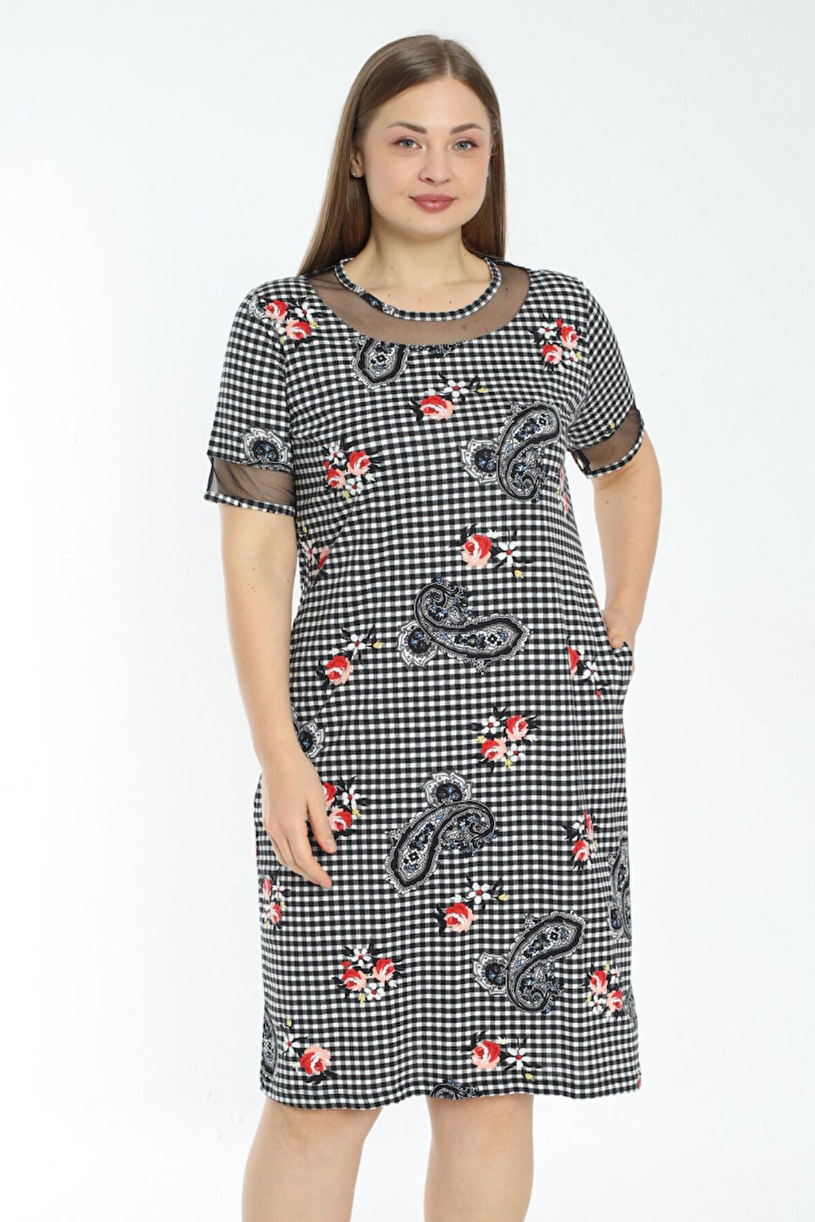 Desenli Cepli Tül Detaylı Kısa Kollu Büyük Beden Elbise