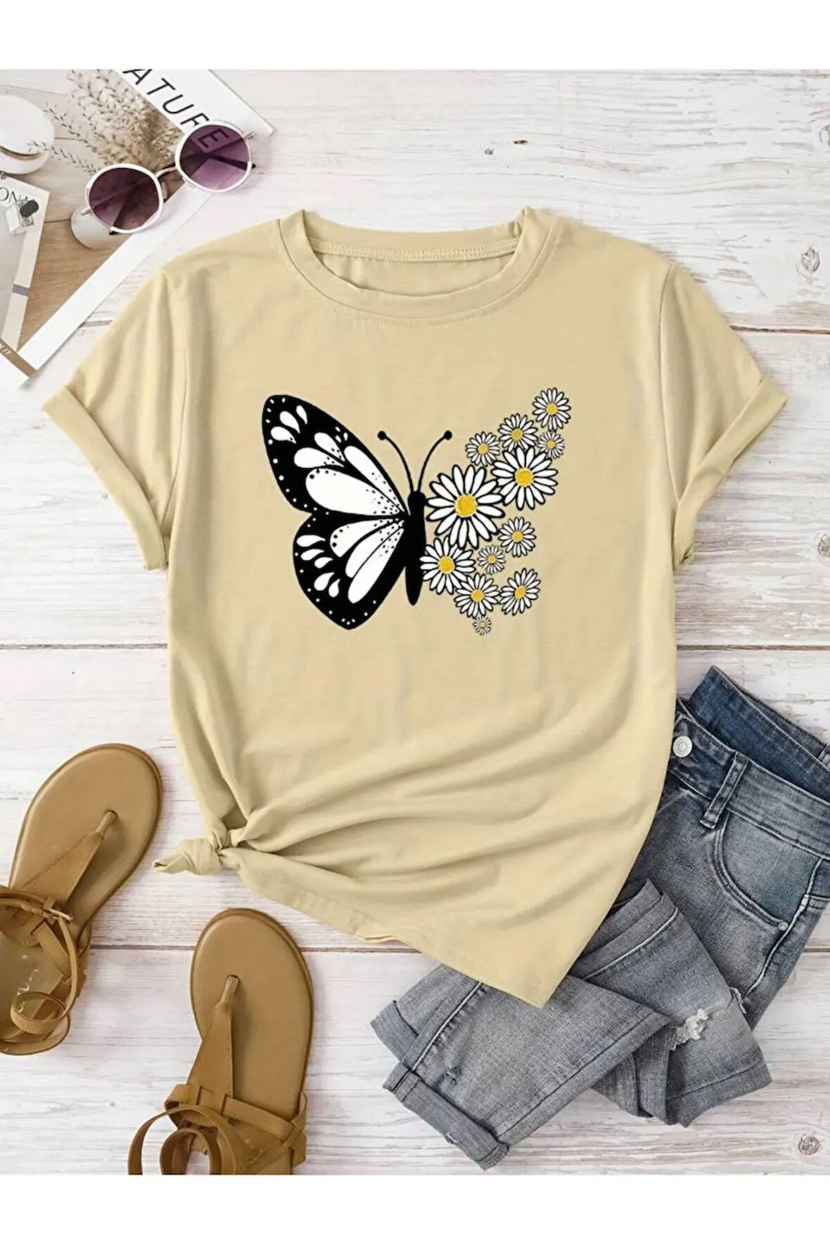 Kadın Pamuklu Ön Baskılı Papatya Kelebek Tasarım Tshirt