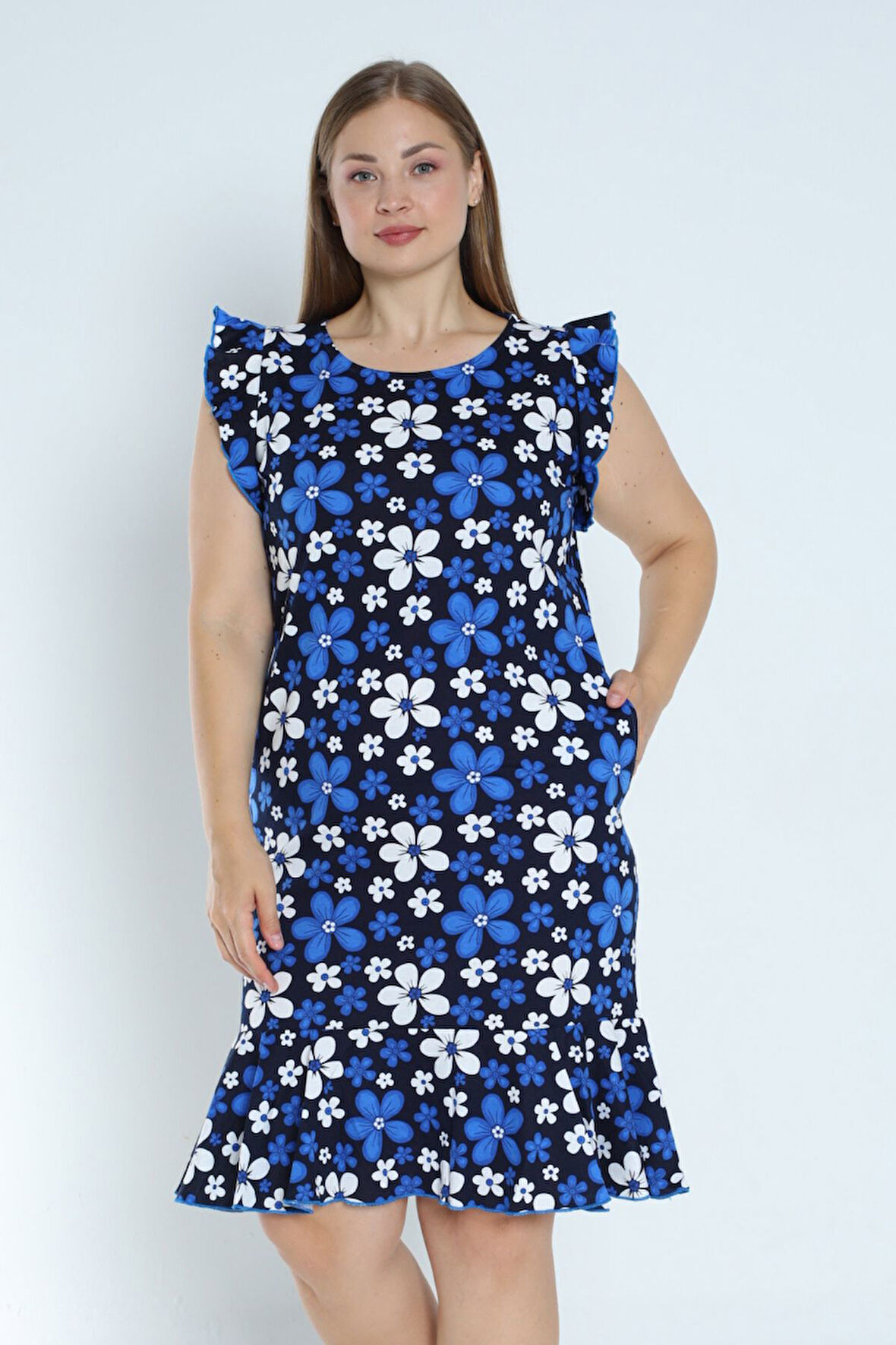 Büyük Beden Desenli Lacivert %100 Pamuk Cepli Kolu Ve Eteği Fırfırlı Askılı Elbise