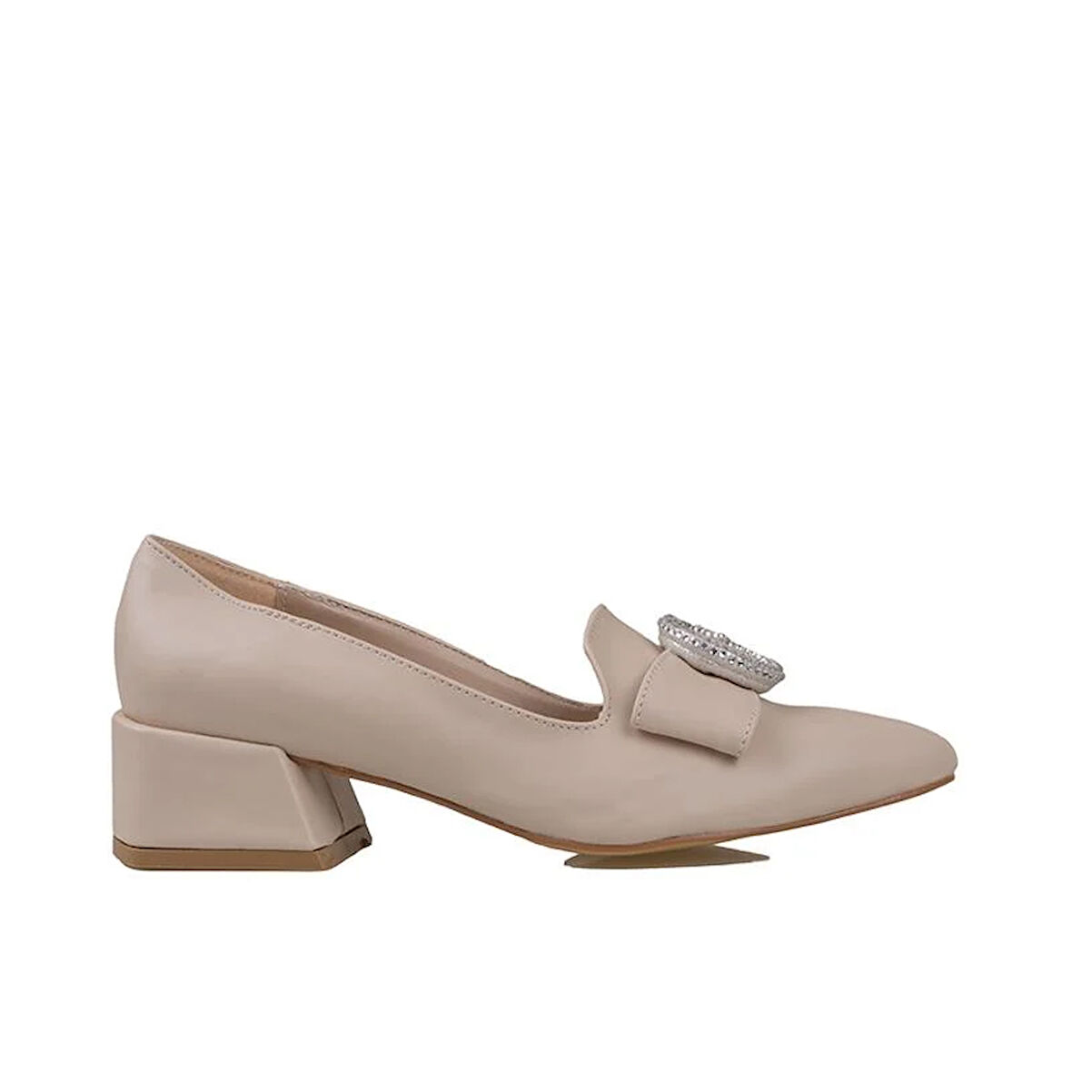 Trend Adımlar Krem Fiyonk Detaylı Kadın Klasik Ayakkabı