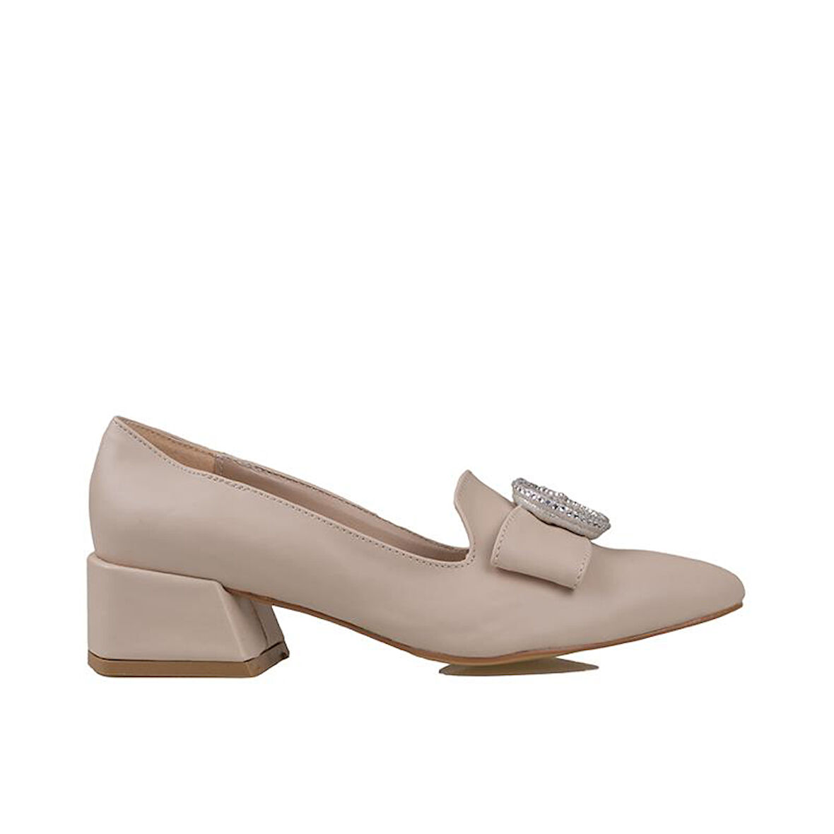 Trend Adımlar Krem Fiyonk Detaylı Kadın Klasik Ayakkabı