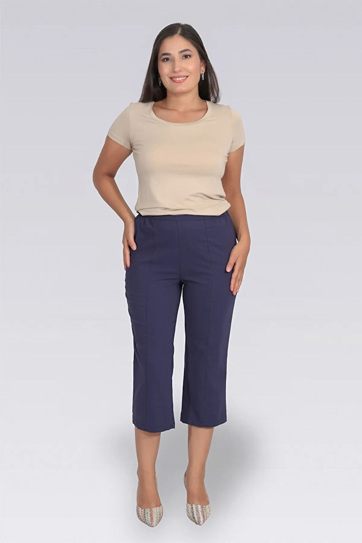 Tolga Saraçoğlu Kadın İnce Kumaş Beli Lastikli Rahat Kesim Kapri 30267 Lacivert