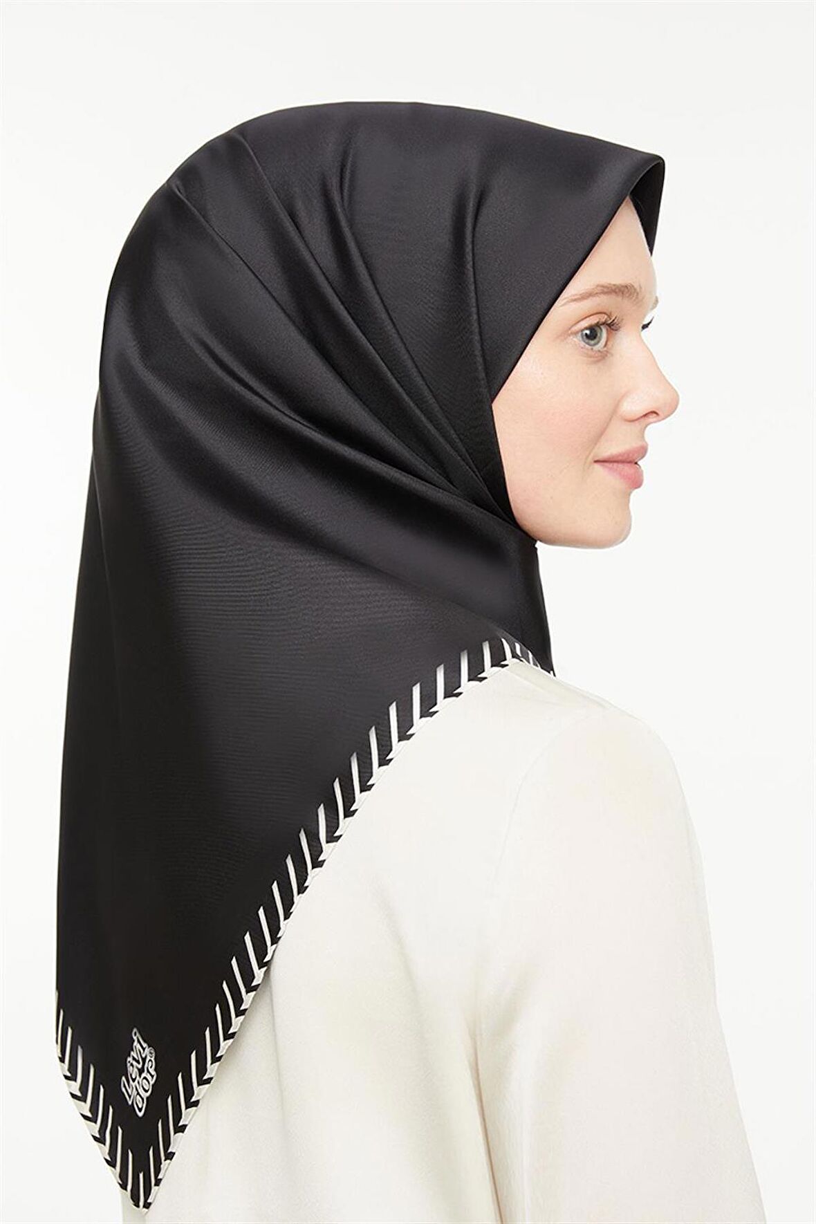 Levidor Siyah Twill Saf İpek Eşarp