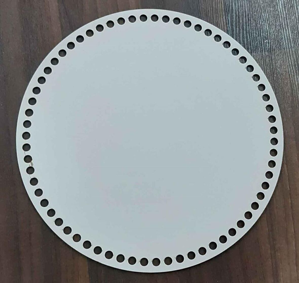 Ahşap, beyaz  30 cm çapında plaka