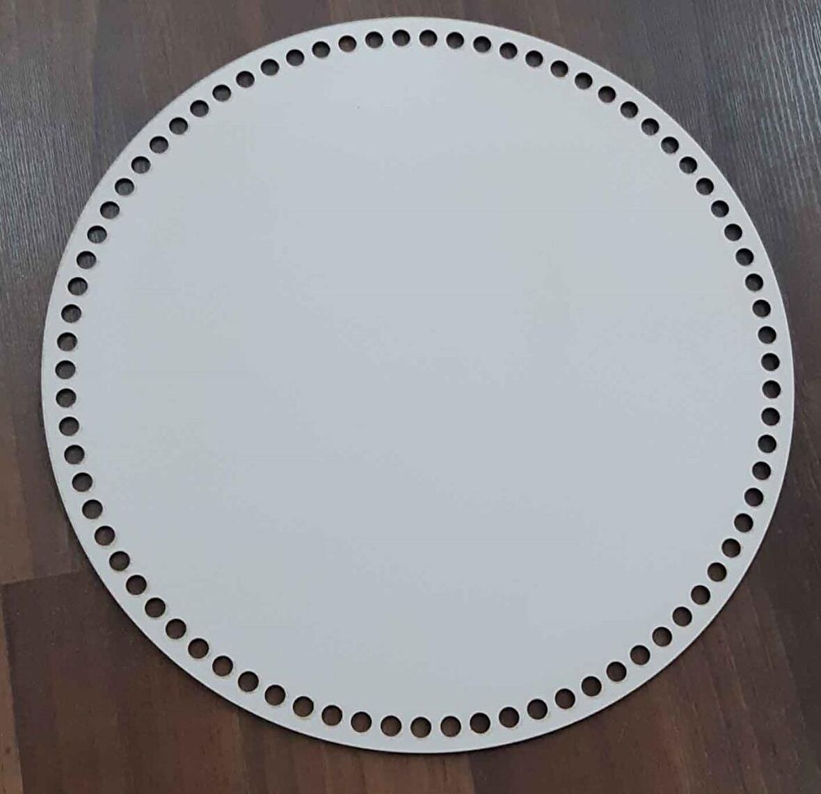 Ahşap, beyaz 35 cm çapında plaka
