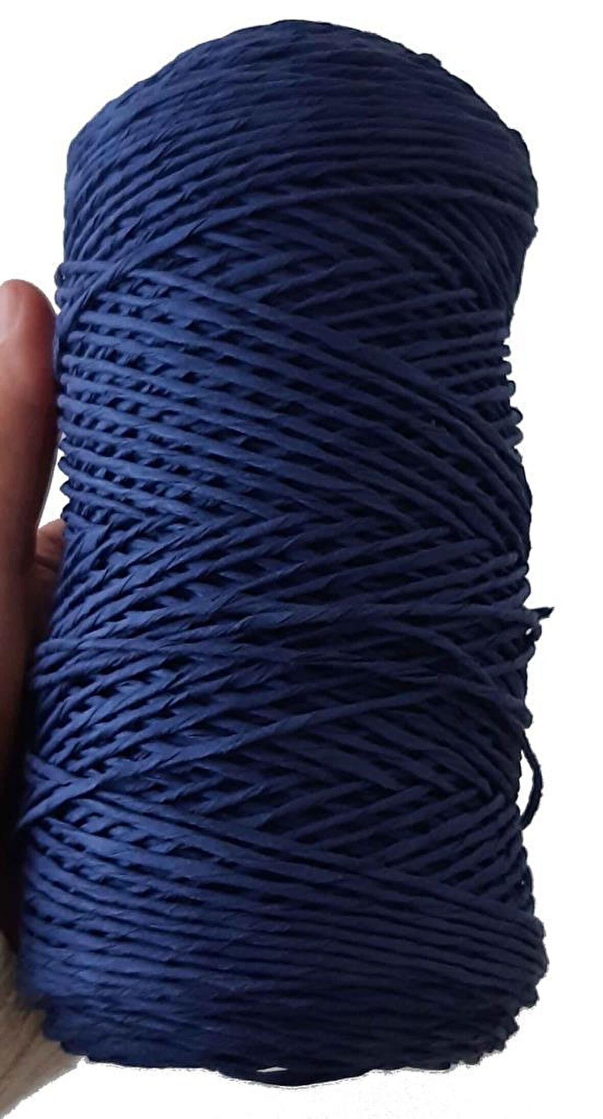 Koyu mavi renk bükümlü rafya