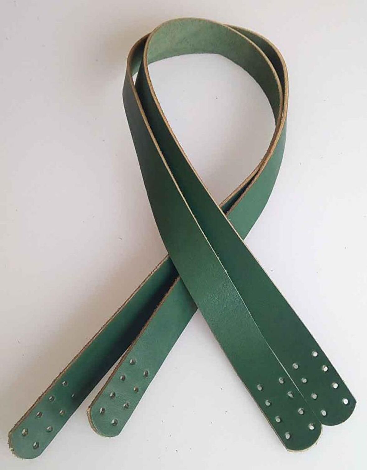 Yeşil  renk gerçek deri 70x2.3 cm çift  sap