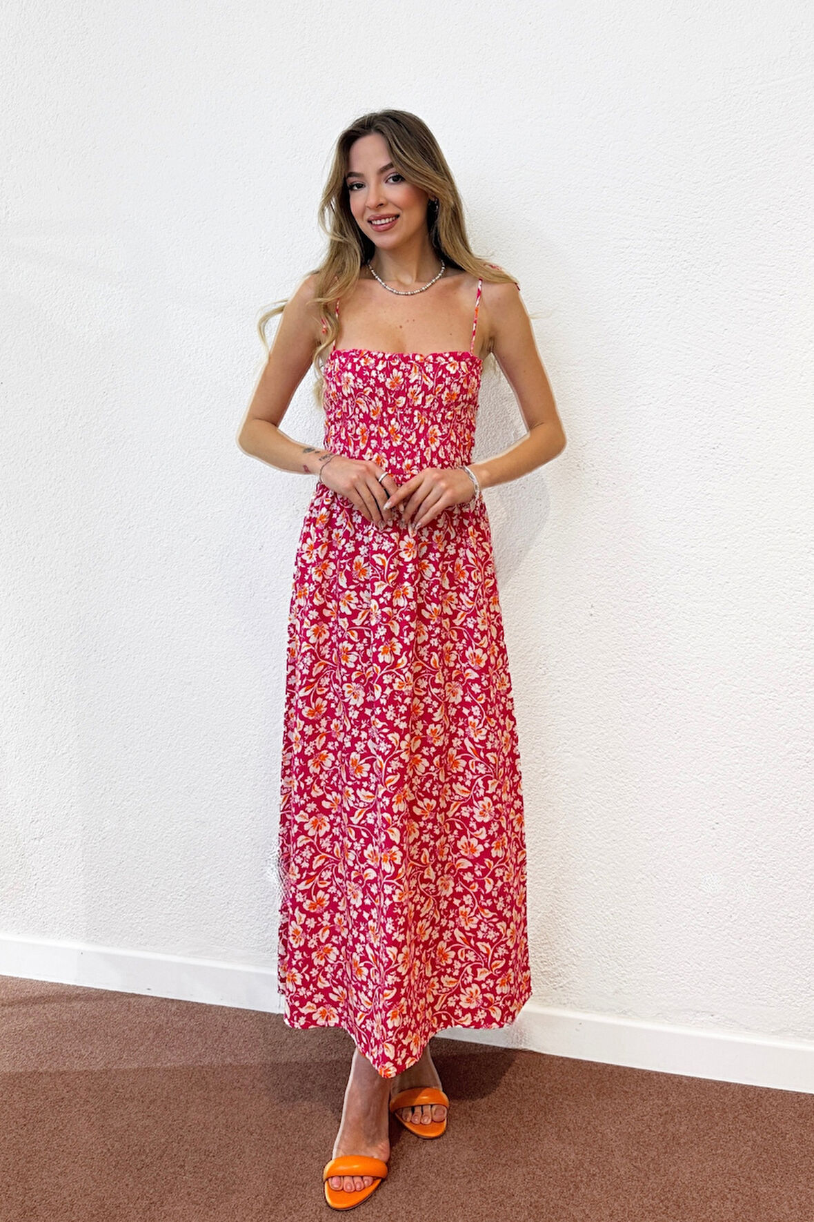 Çiçek Desenli Elbise