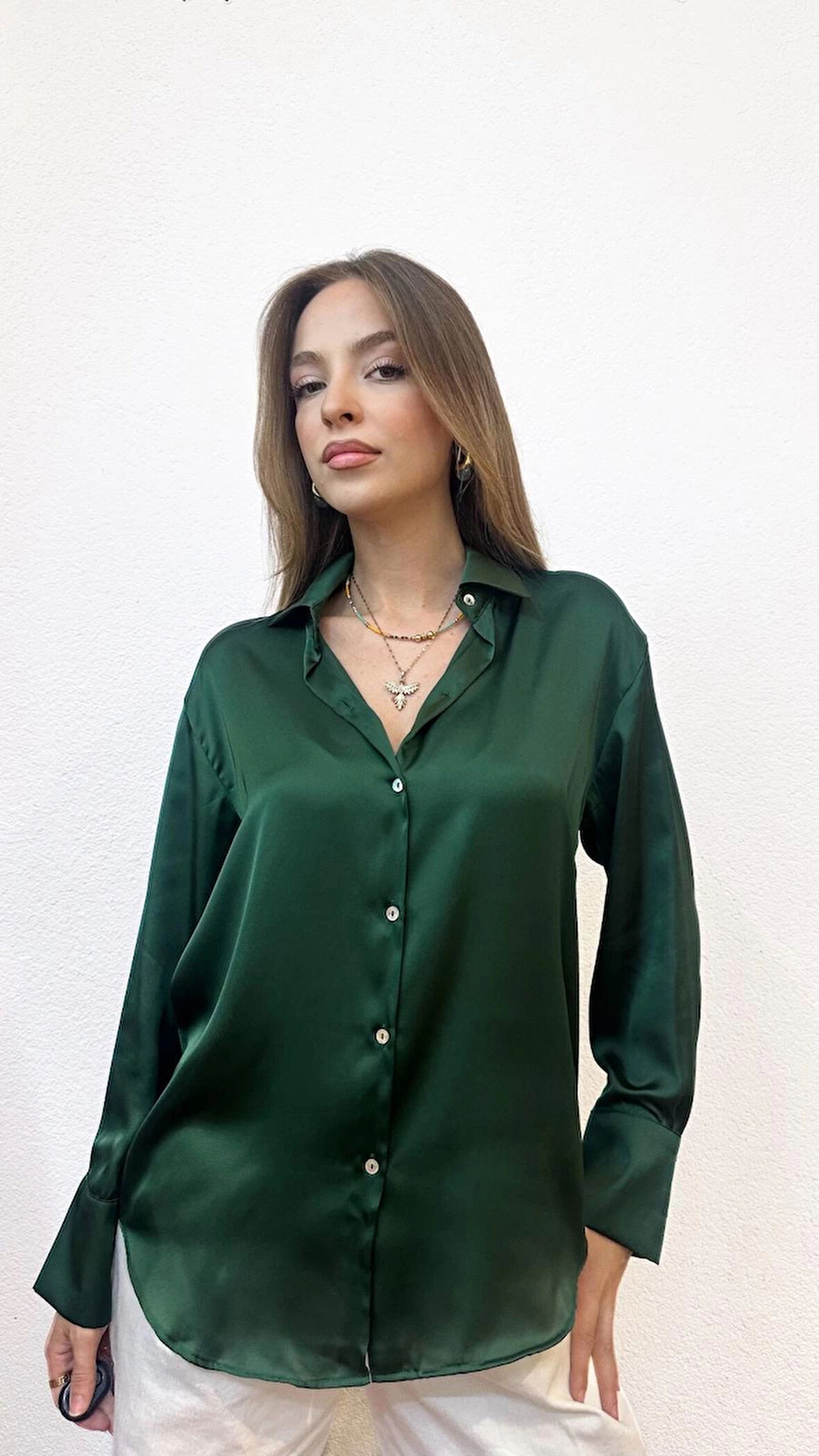 V Yaka Basic Saten Yeşil Gömlek
