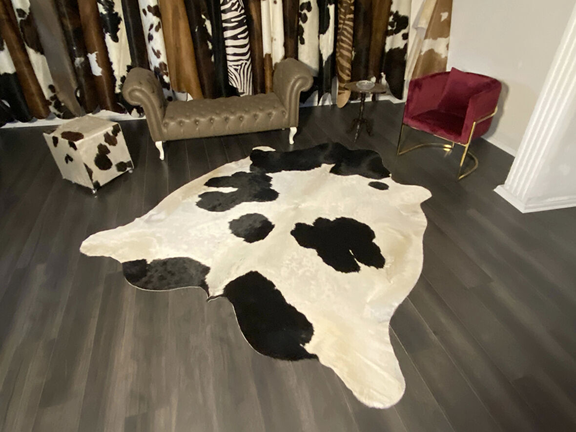 HAKİKİ DERİ DANA POSTU SİYAH - BEYAZ 225 x 255 - 0701000041