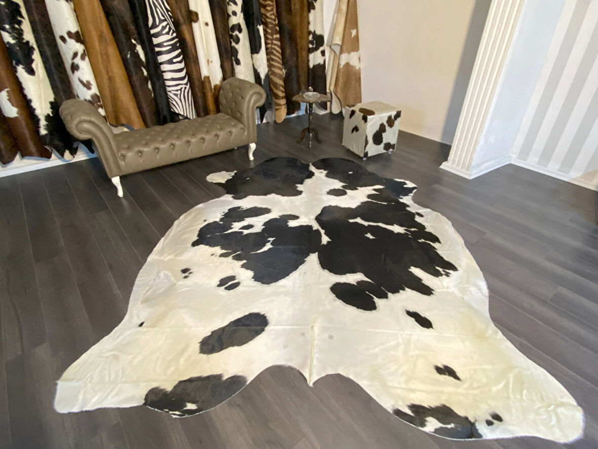 HAKİKİ DERİ DANA POSTU SİYAH - BEYAZ 230 x 280 - 0701000115