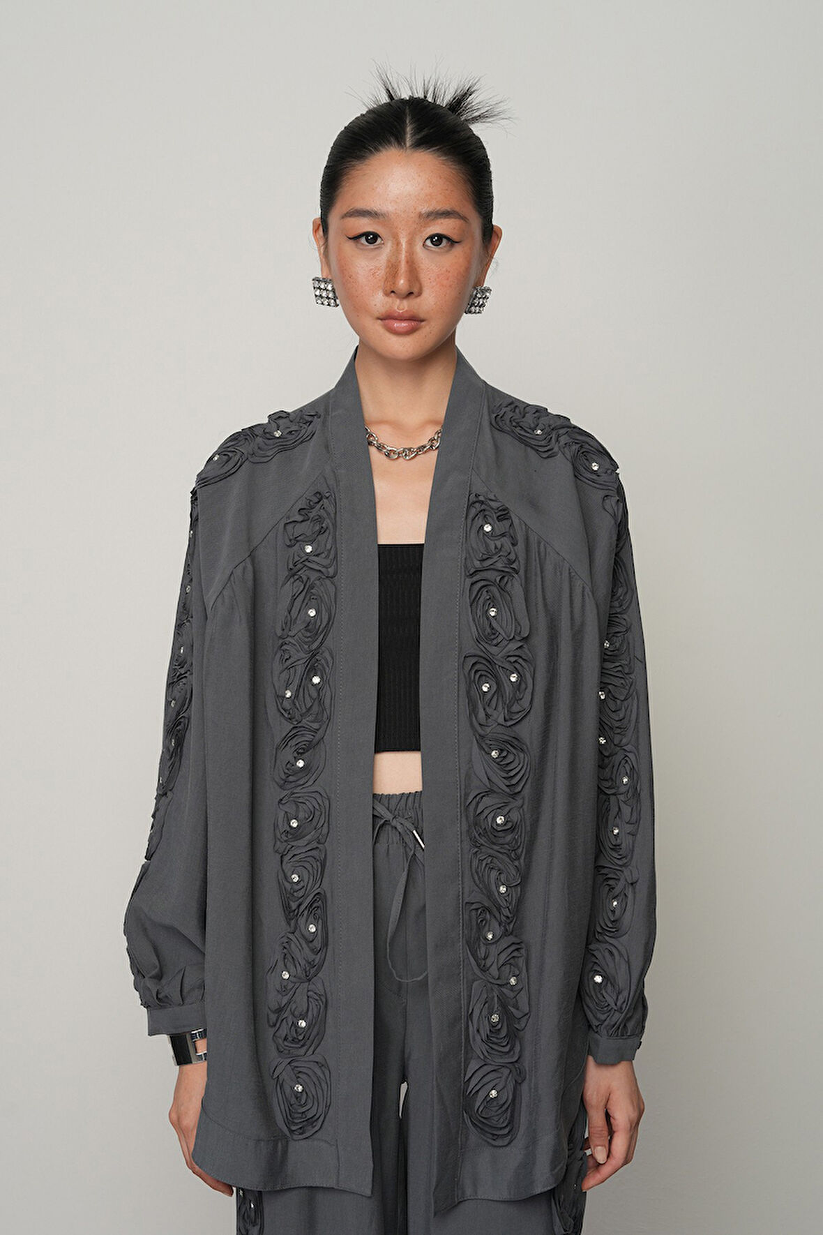 Kadın Şerit Gül ve Taş Detaylı Düz Oversize Kimono