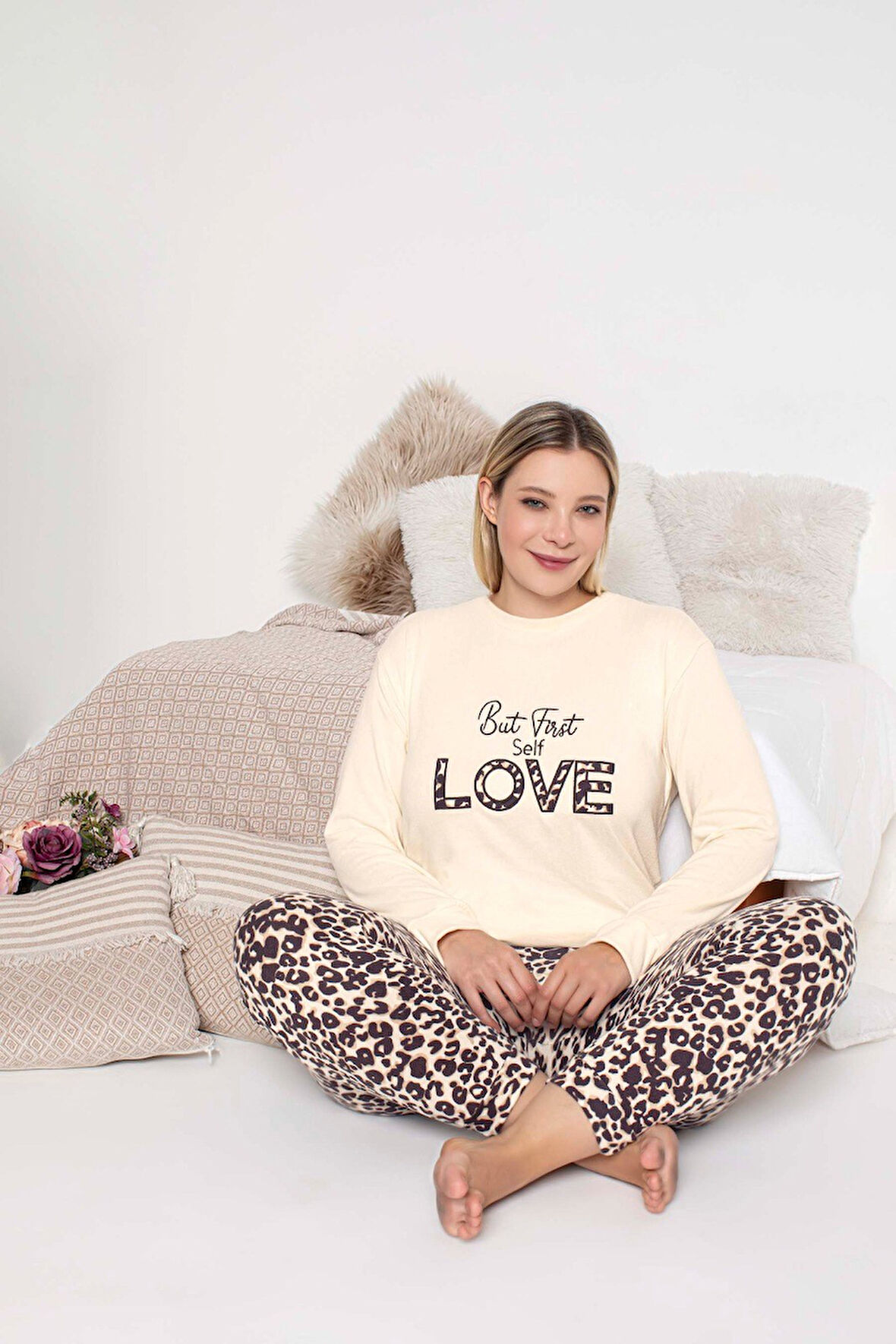 Kadın Bisiklet Yaka Düğmesiz Kışlık Termal Cepli Bilek Manşetli Jogger Uzun Kol Pijama Takımı