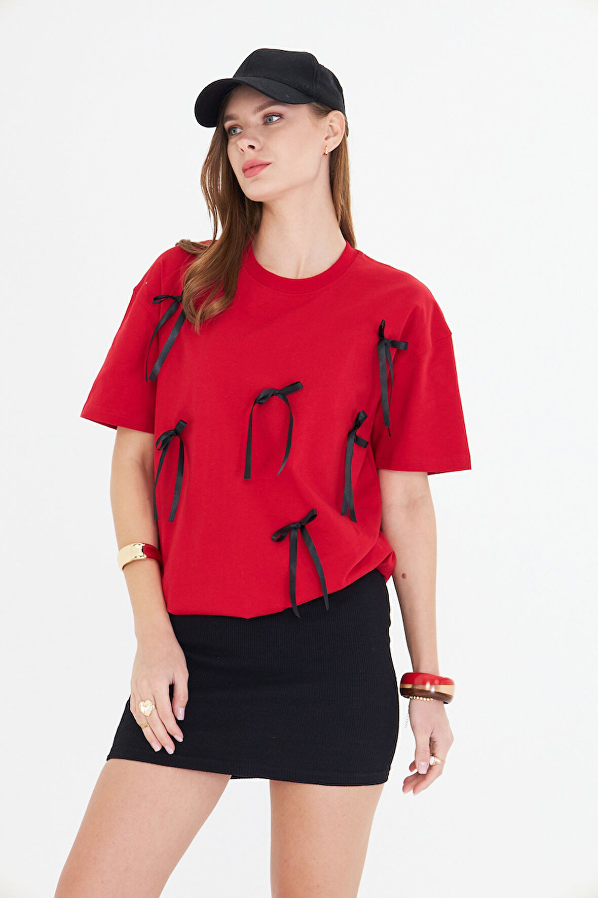 Kurdele Tasarımlı Oversize  %100 Pamuk Kadın Tişört