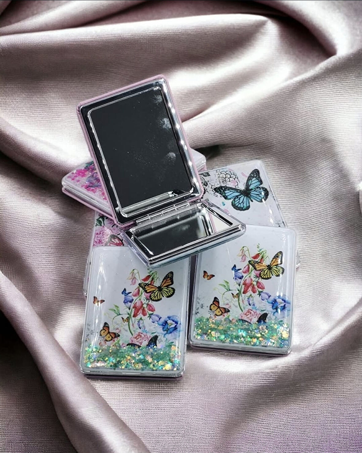 Kelebek Tasarımlı Büyüteçli Simli Sulu Kozmetik Dikdörtgen Cep Çanta Aynası Kapaklı El Makyaj Aynası