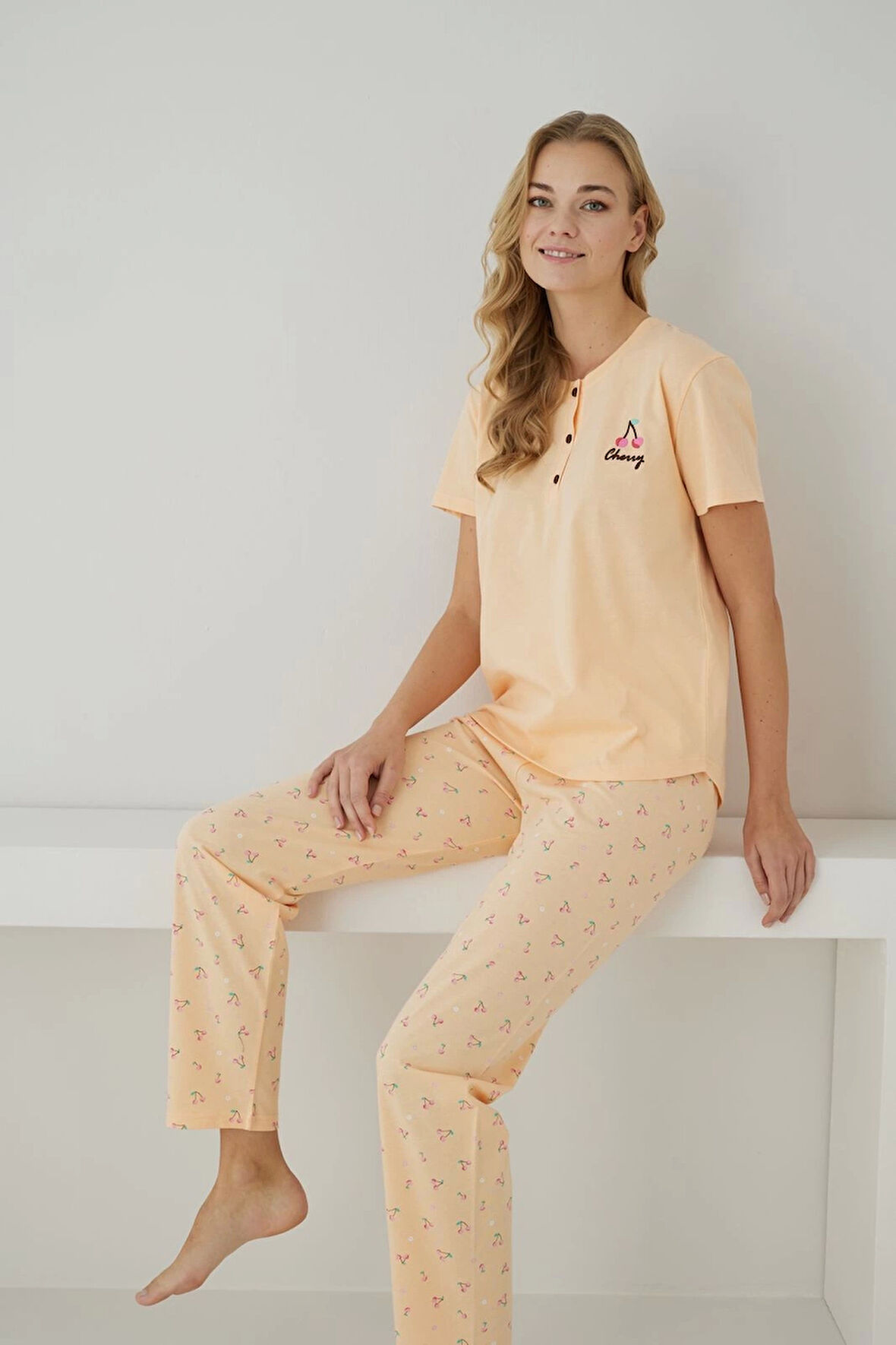Pijamoni Süprem Kumaş Düğmeli Yaka Kısa Kollu Turuncu Pijama Takımı - 2552