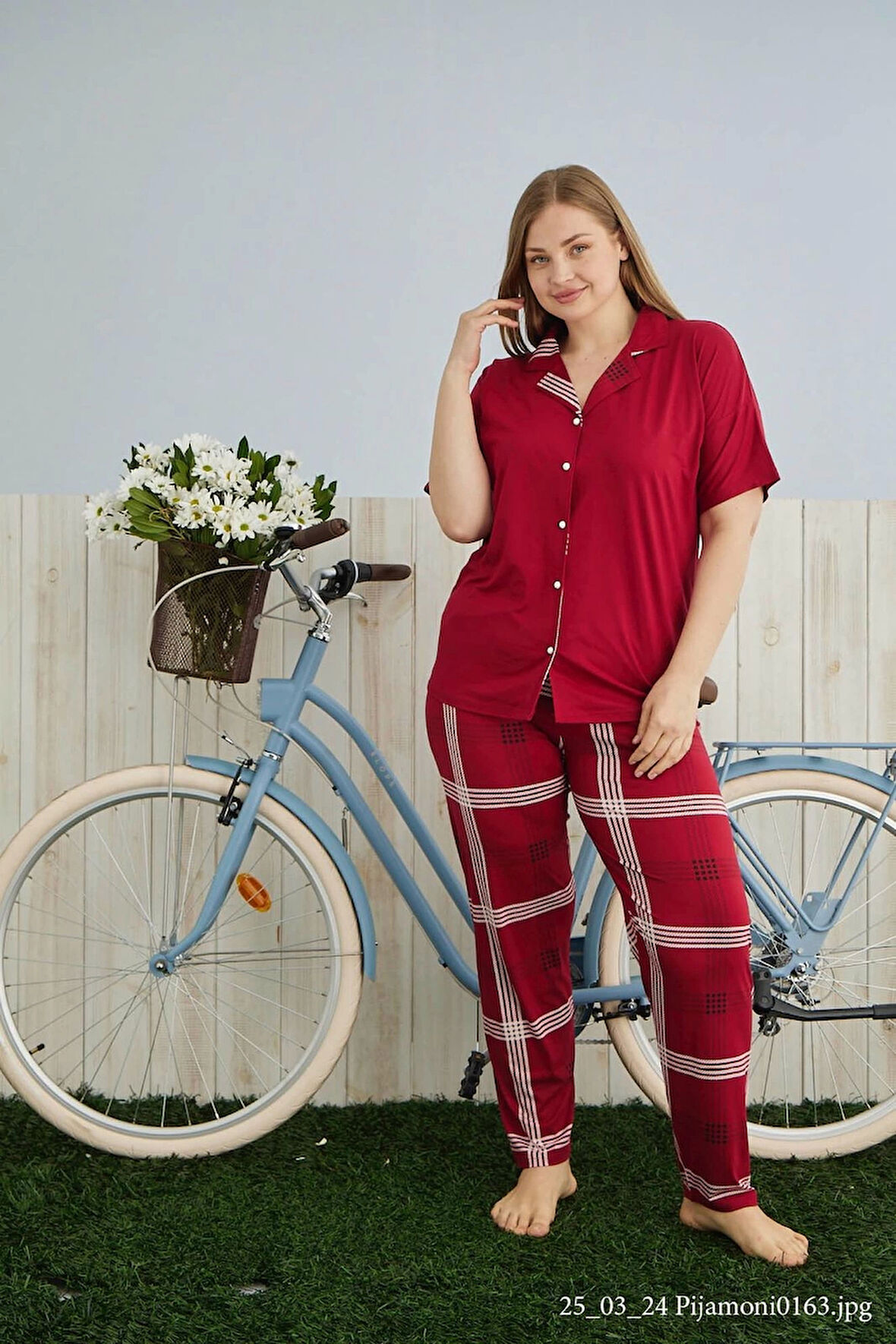 Pijamoni Büyük Beden Milan Kumaş Önü Düğmeli Kırmızı Kadın Pijama Takımı-7560