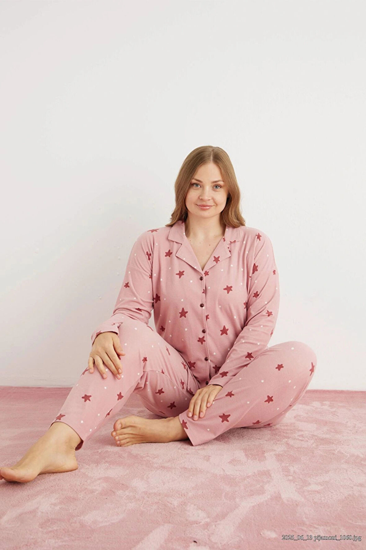 Pijamoni Kadın Büyük Beden Süet Kumaş Önü Düğmeli Şık Pijama Takımı - Gül Kurusu