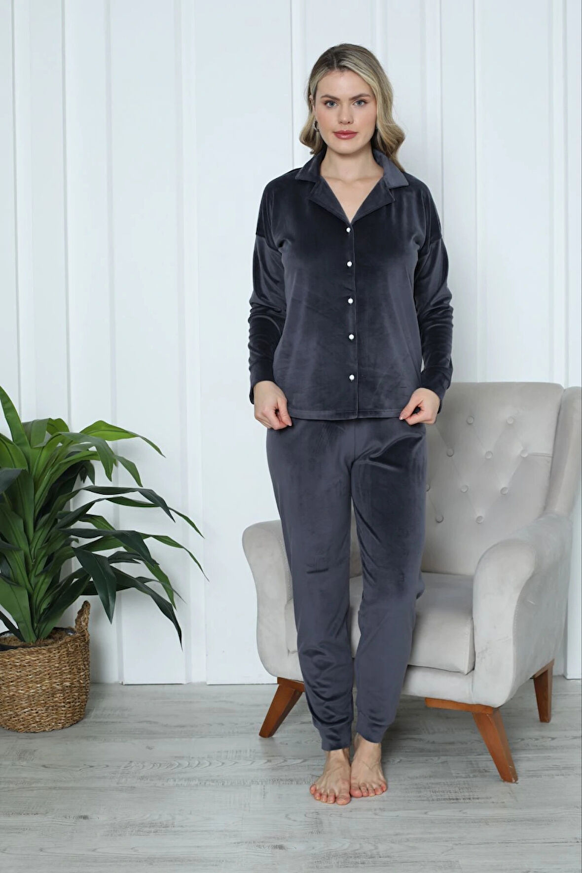 Pijamoni Kadın Yumuşak Kadife Önden Düğmeli Gömlek Yaka Füme Pijama Takımı
